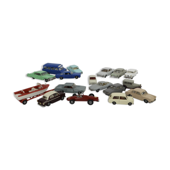 Lot de 17 voitures made in Italy