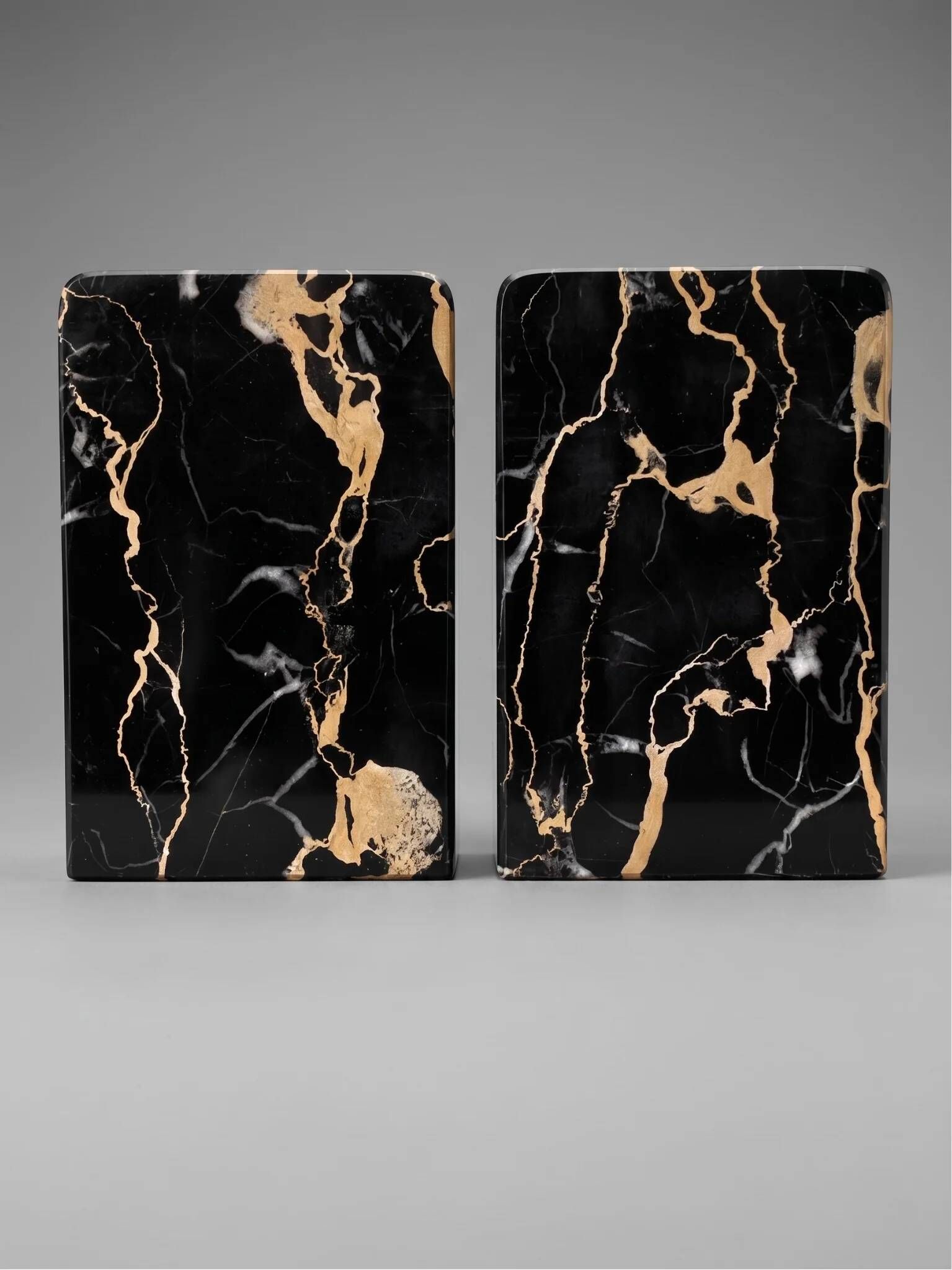 Pair of deer bookends in black marble and gold metal – Art Deco style