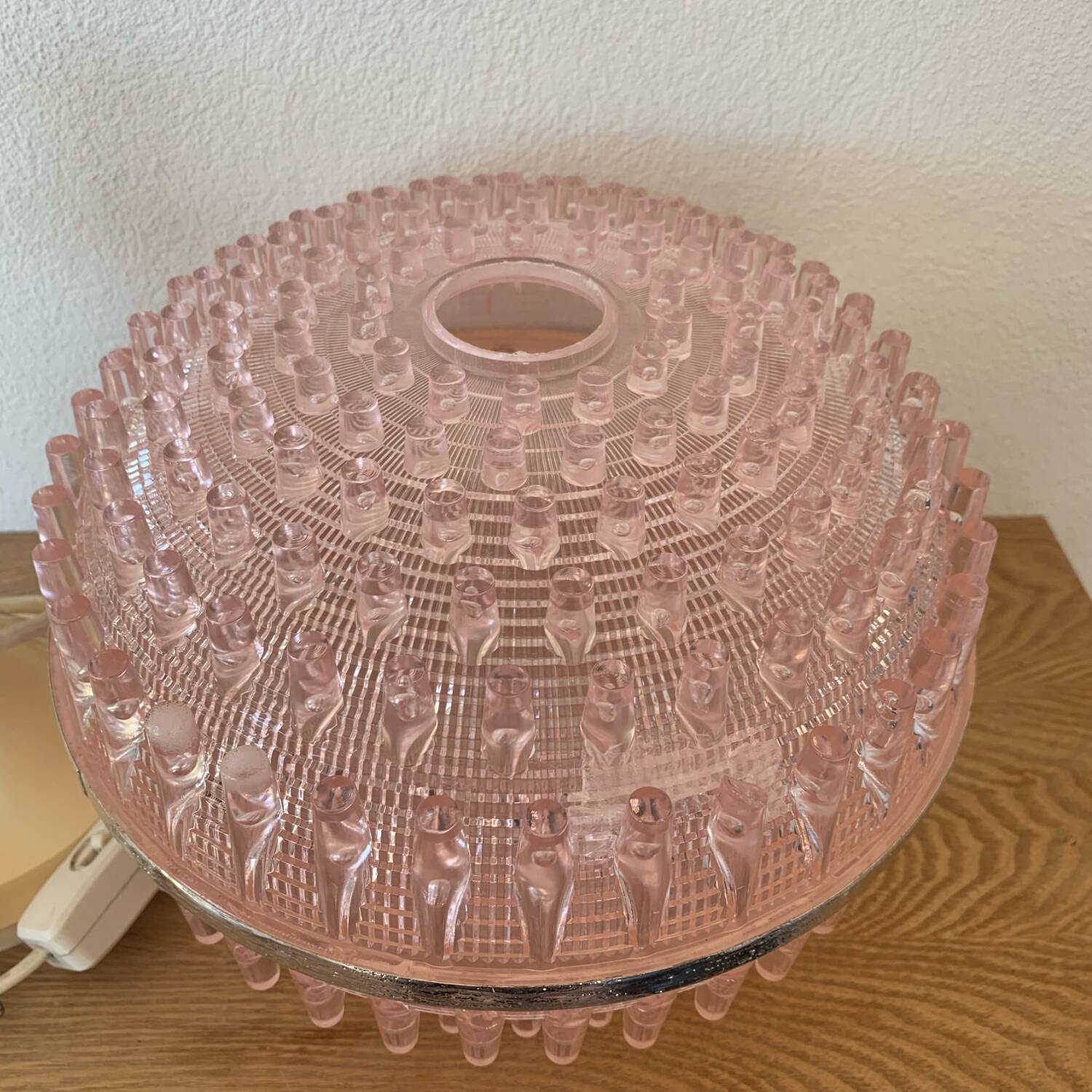 ▪️50s Pop and Modern Plastic Lamp Pink Globe and Cream Base Brand ME