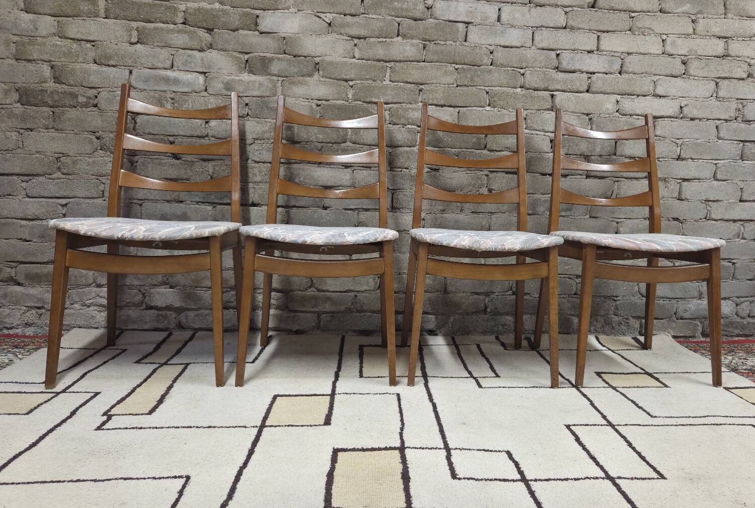Set of 4 vintage Welzel chairs in 1970s Scandinavian style.