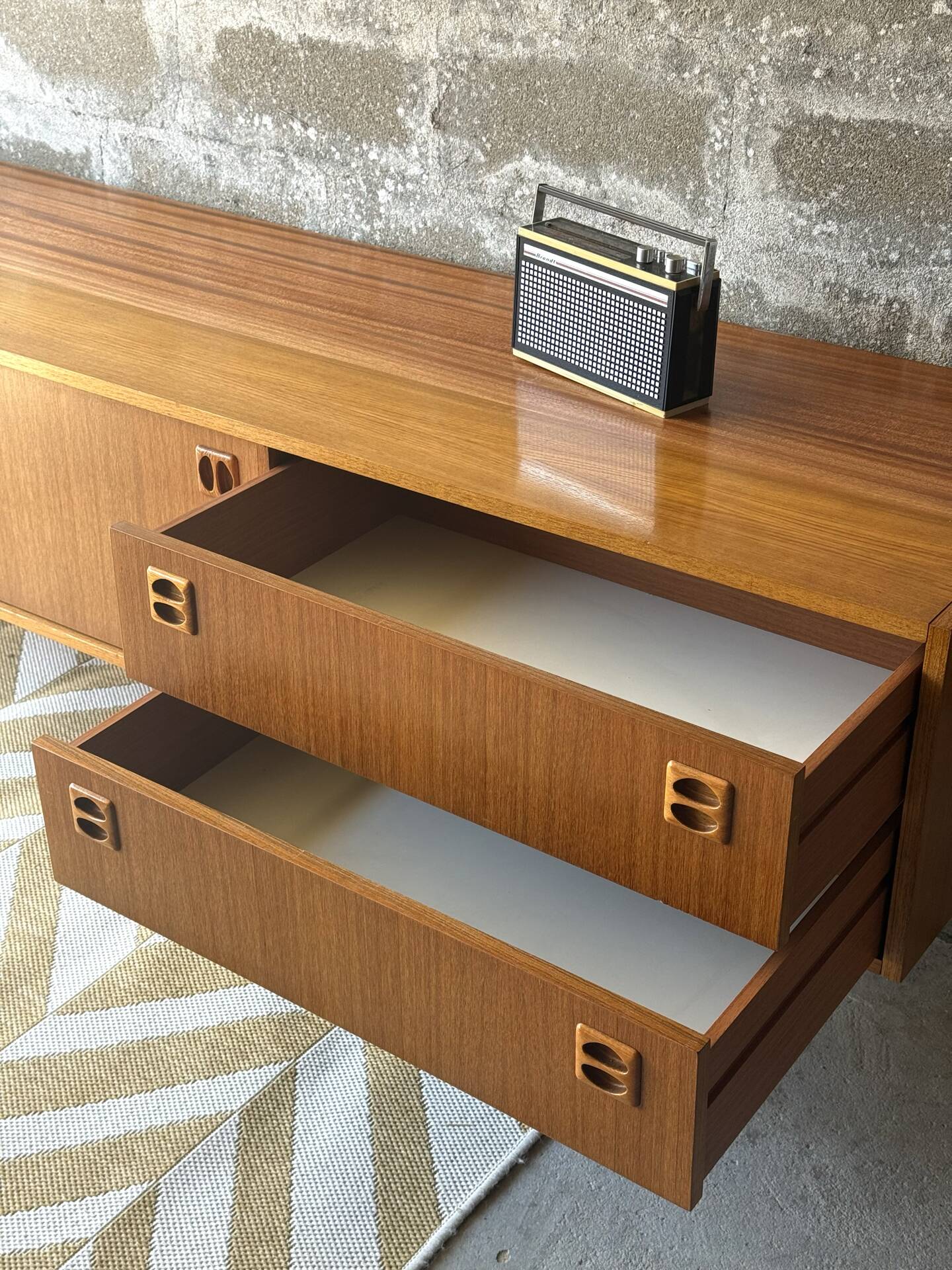 Scandinavian low sideboard in teak, 1970.