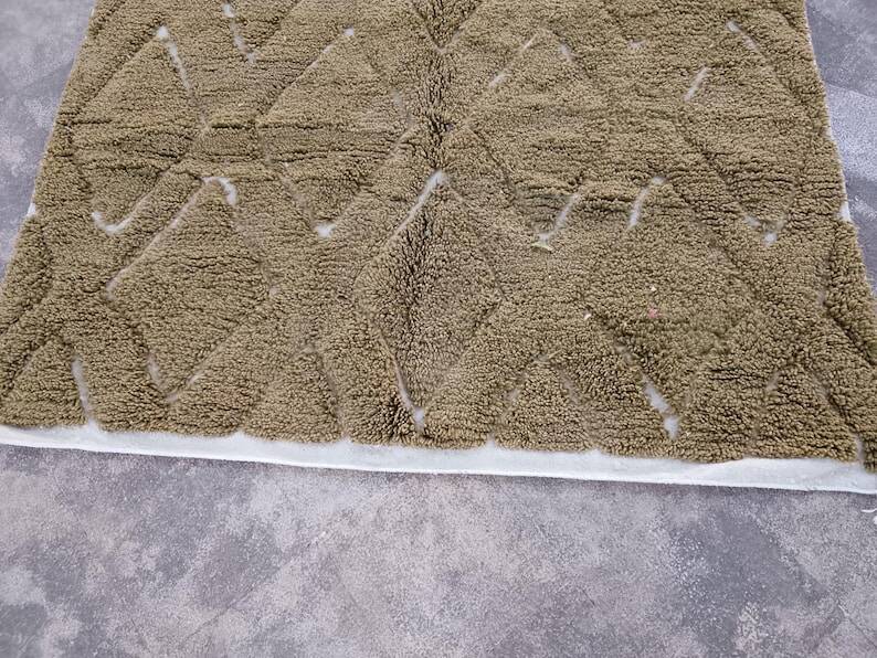 Traditional handwoven Berber rug, size 100 x 200 cm