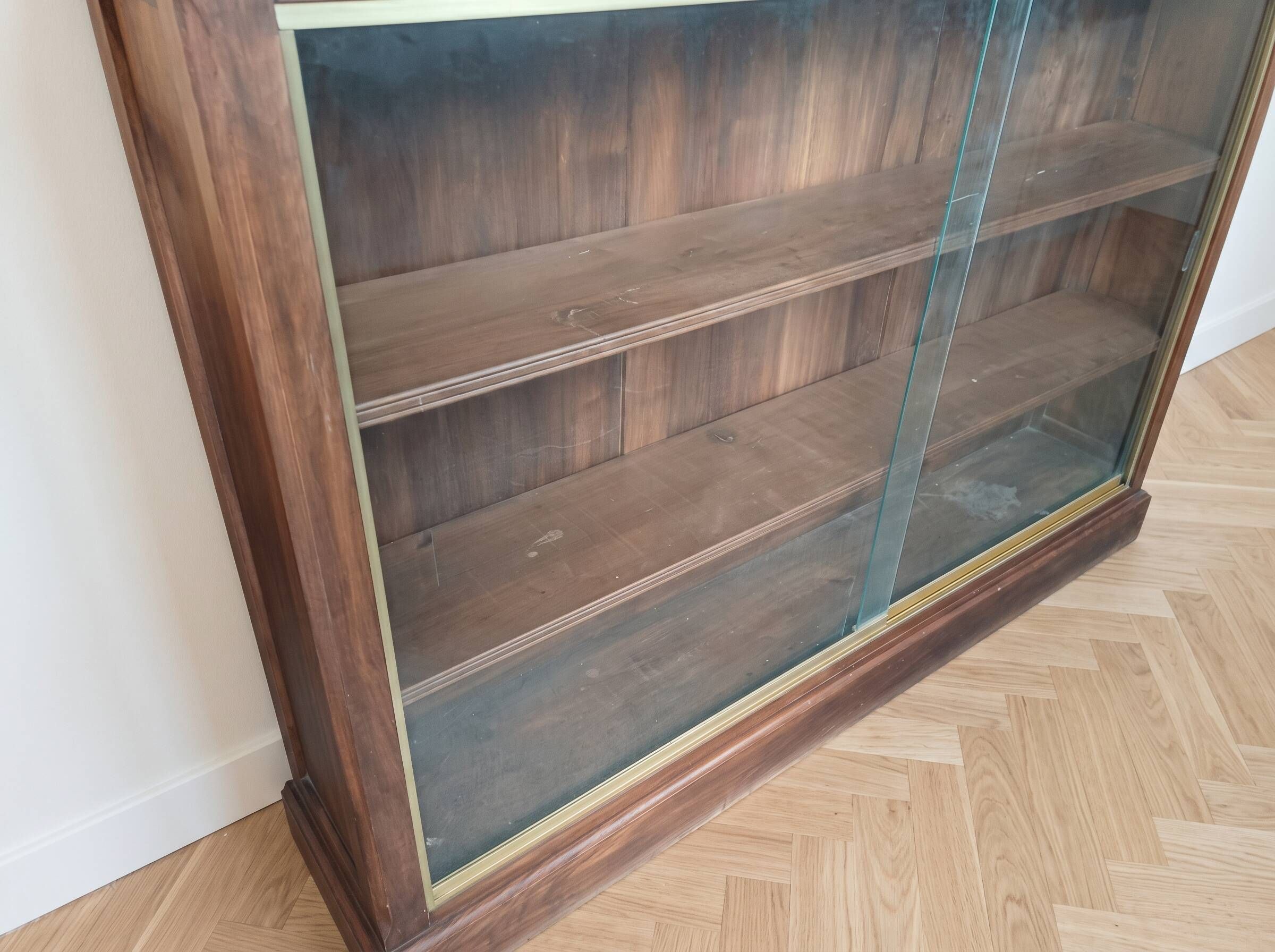 Display cabinet bookshelf in solid wood