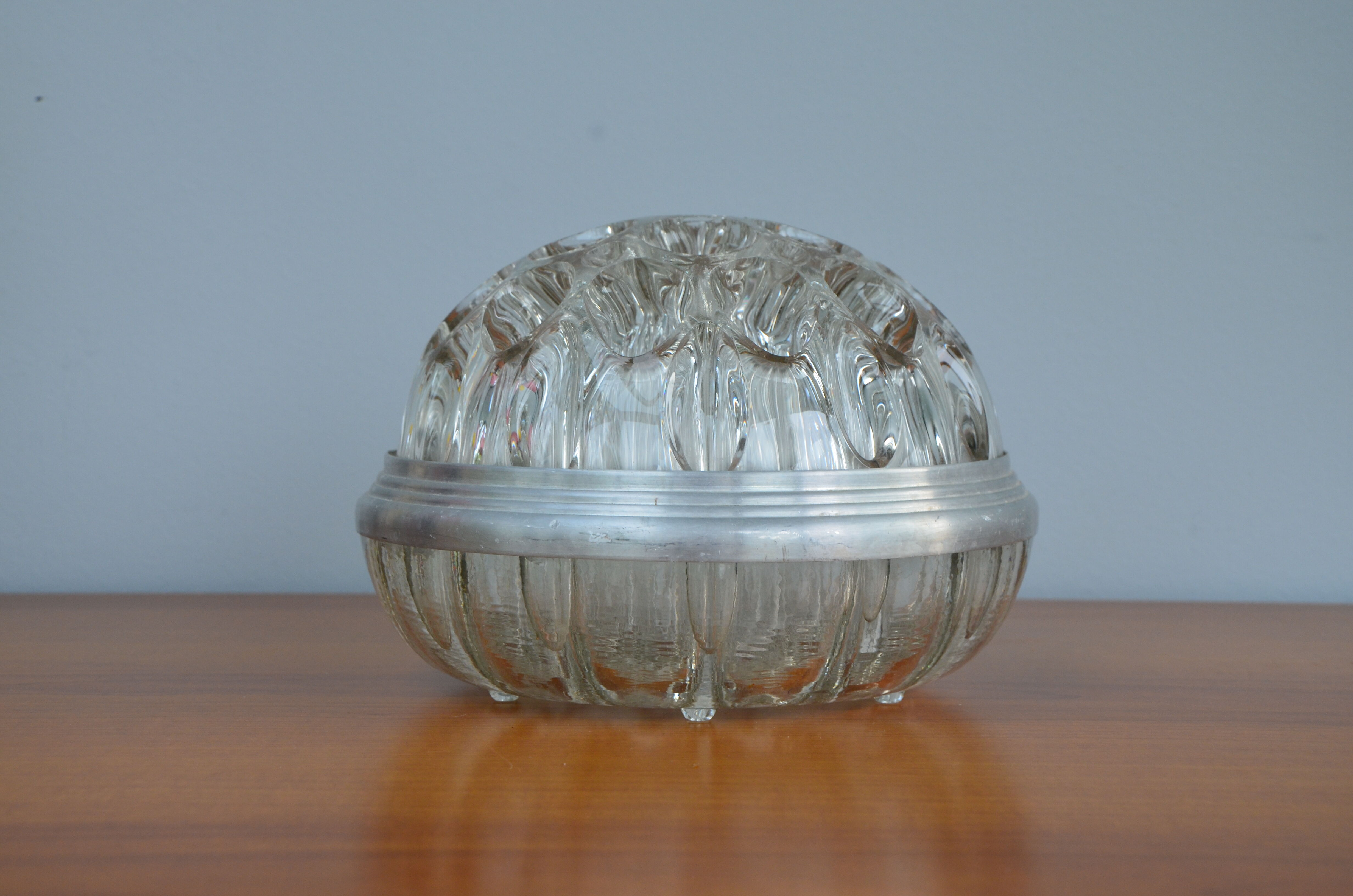 31-hole glass flower pick