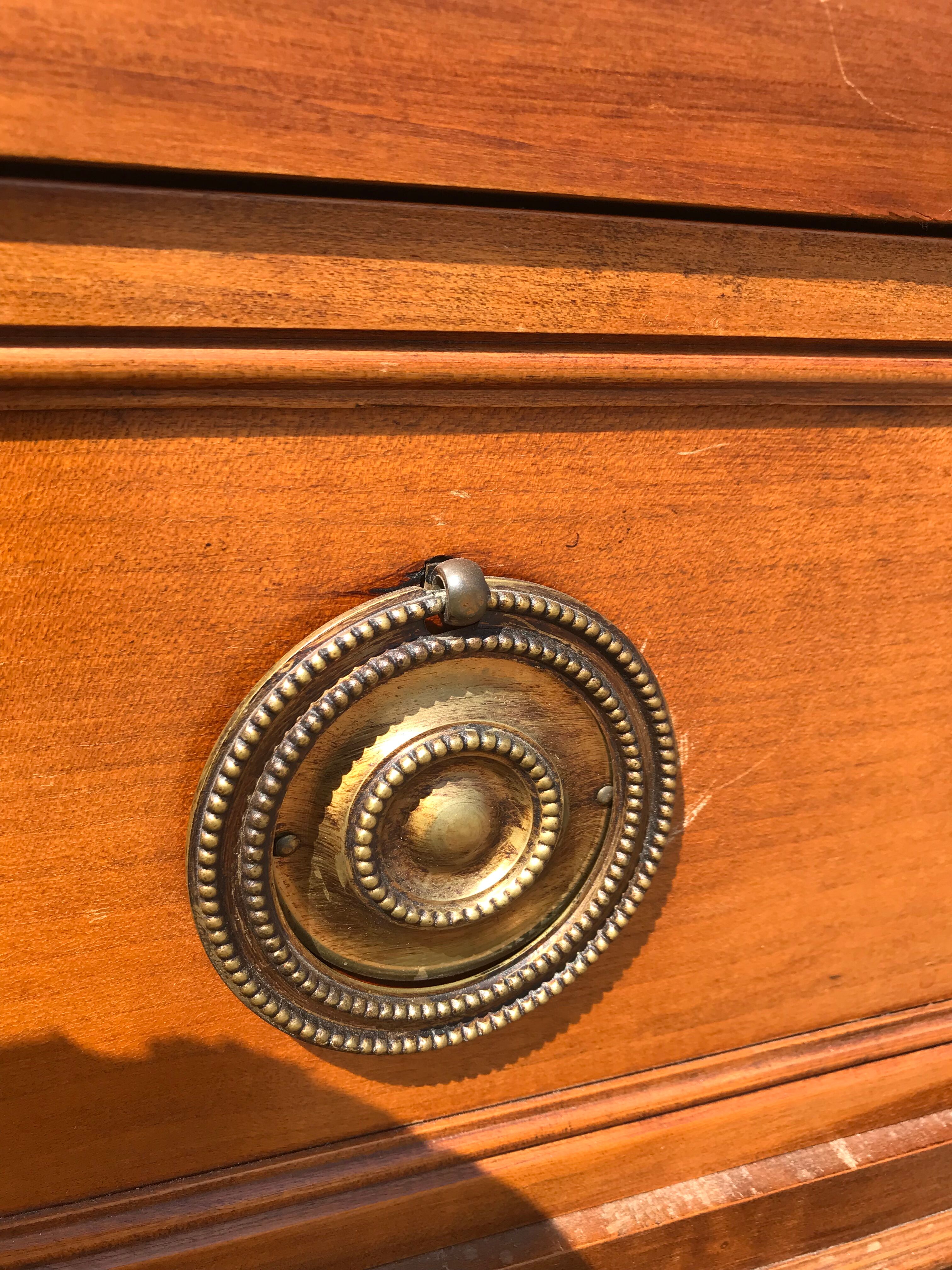 Commodity Louis XVI cherry