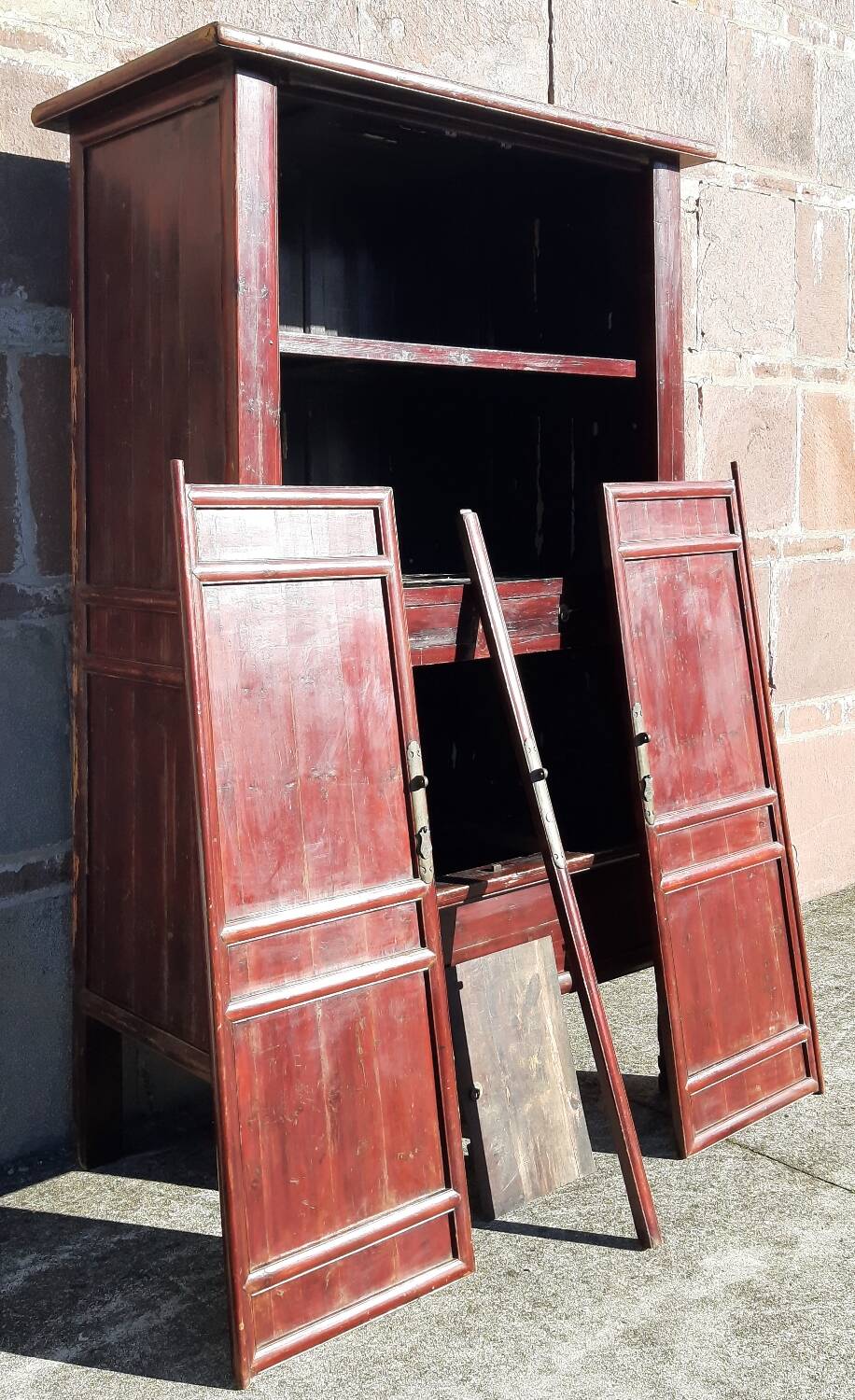 19th-century Chinese wardrobe (Height 2.6m)