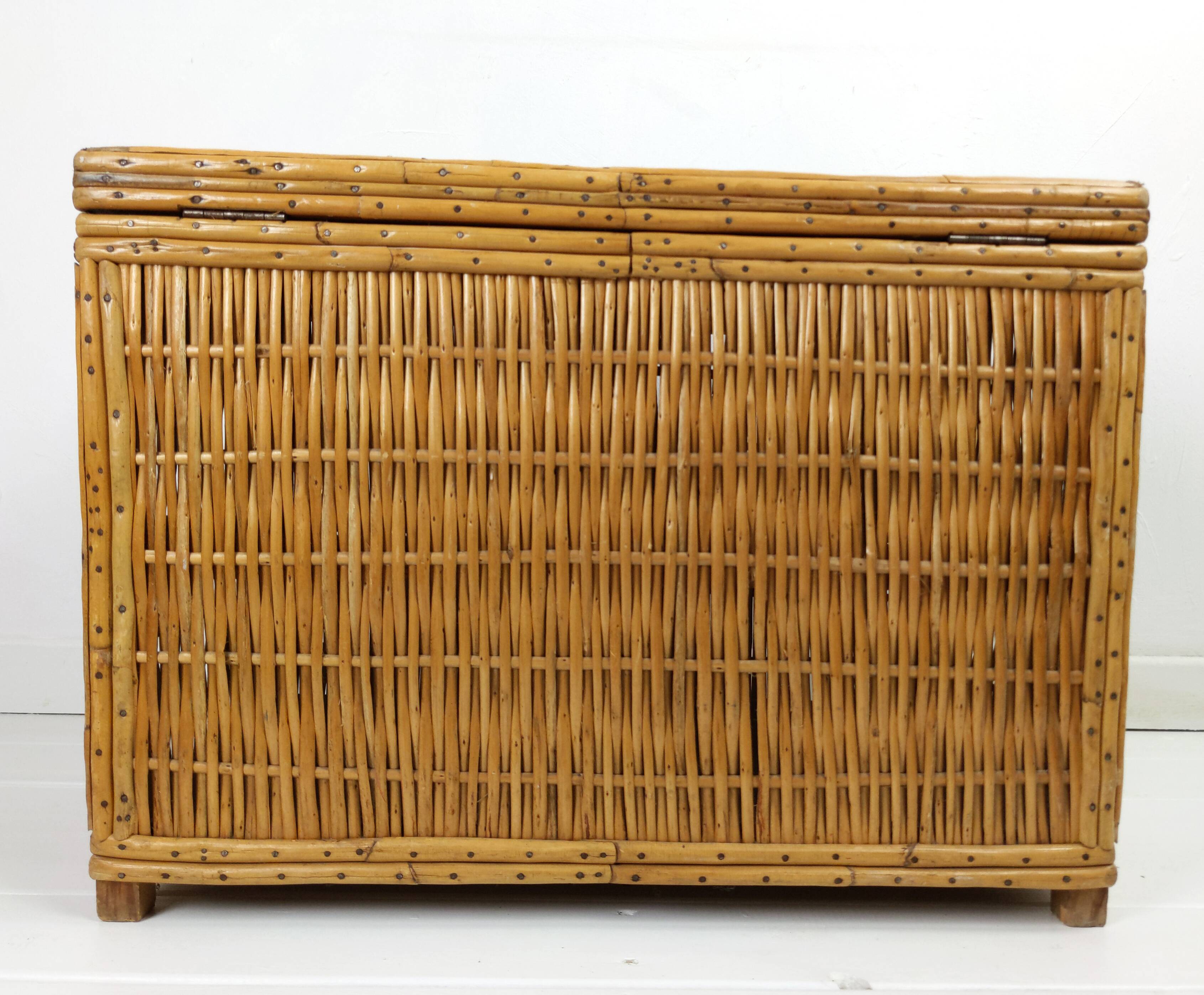Coffee table or Chest in wicker, bamboo and wood of the 1960s Louis Sognot