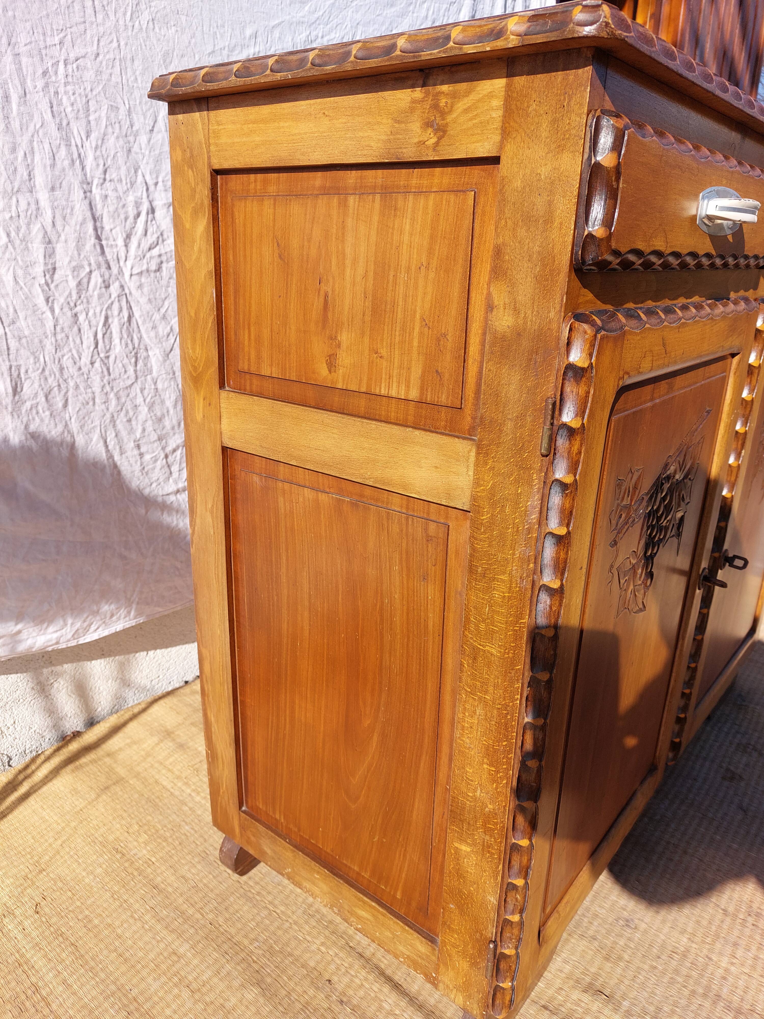 Brutalist Parisian buffet