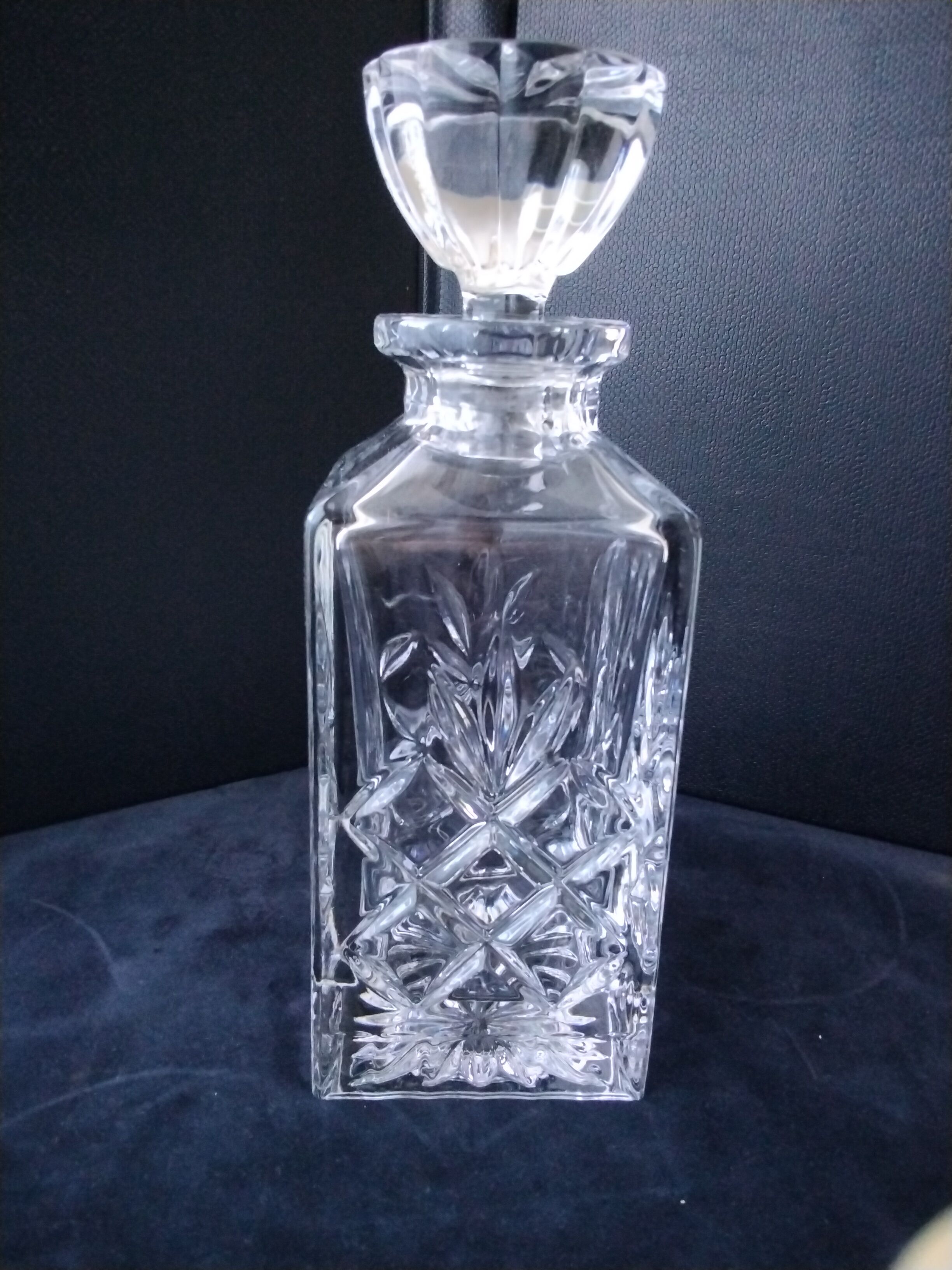 Crystal whisky decanter
