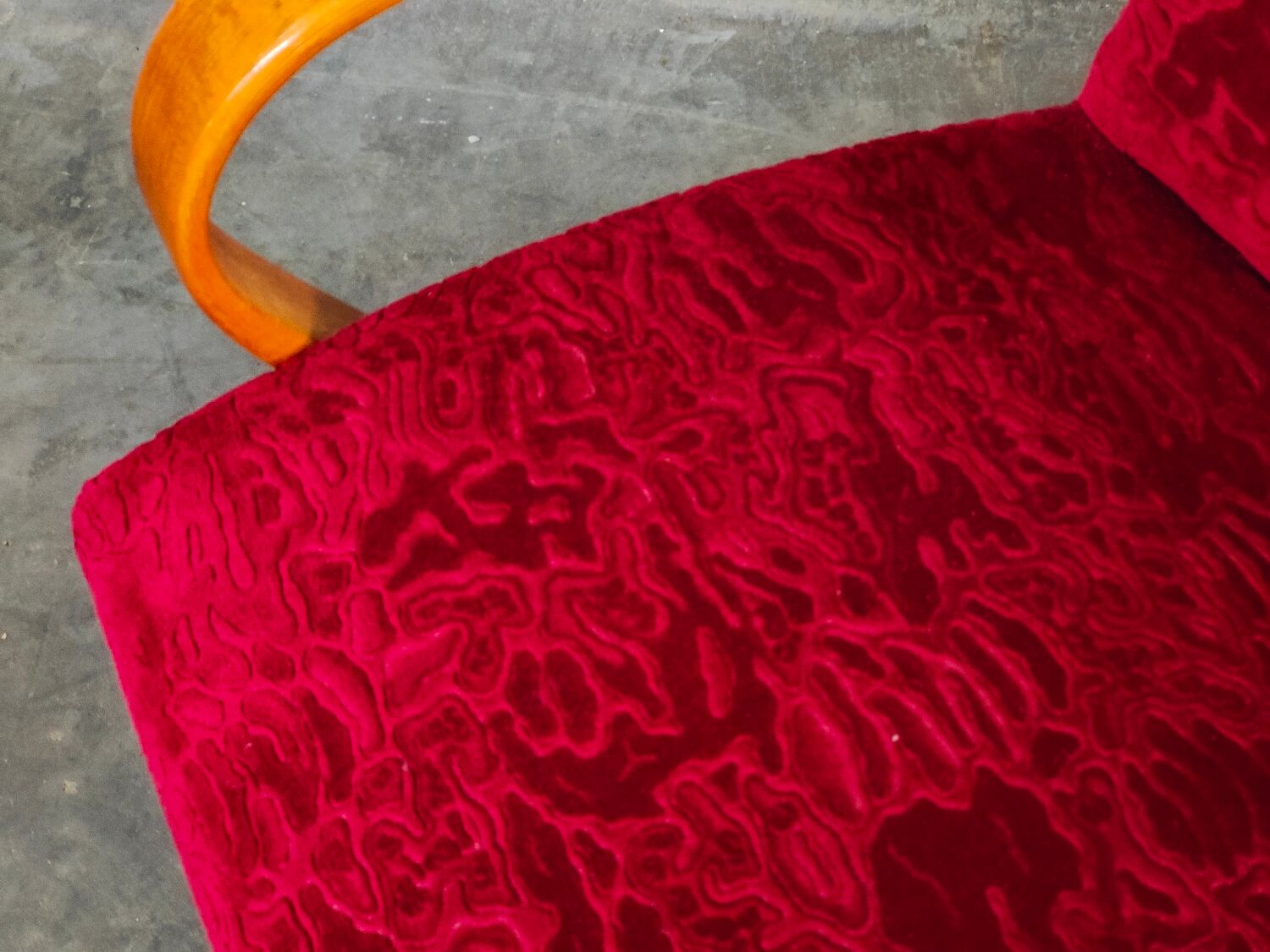Pair of 6951 red velvet armchairs by Jaroslav Smidek for Ton