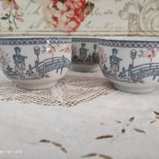 Set of 4 Japanese tea cups without handle pale blue and pink décor