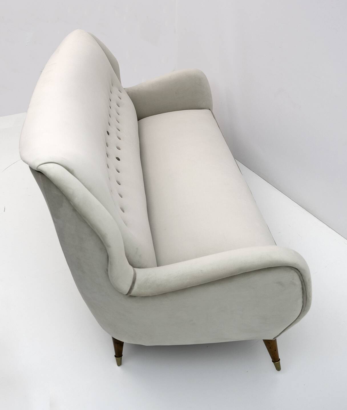 Attributed Gio Ponti Mid-Century Modern Velvet Sofa for ISA, 1950s