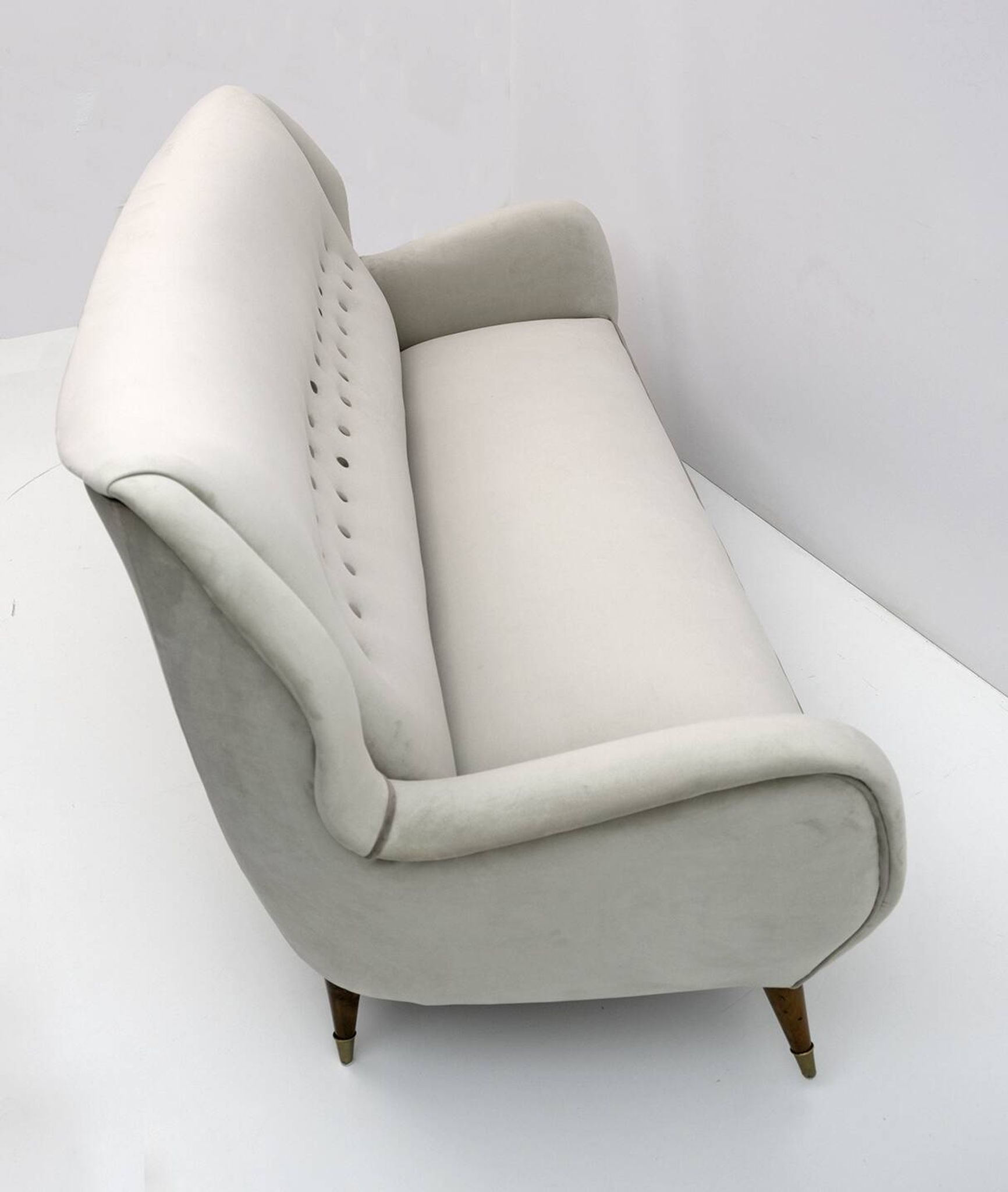 Attributed Gio Ponti Mid-Century Modern Velvet Sofa for ISA, 1950s
