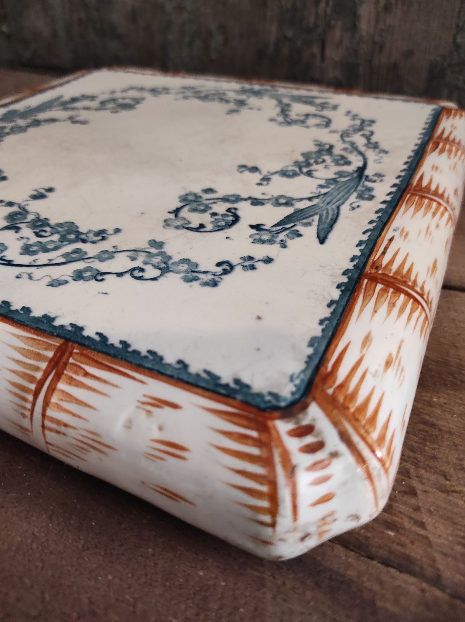 Trivet antique en porcelaine Français
