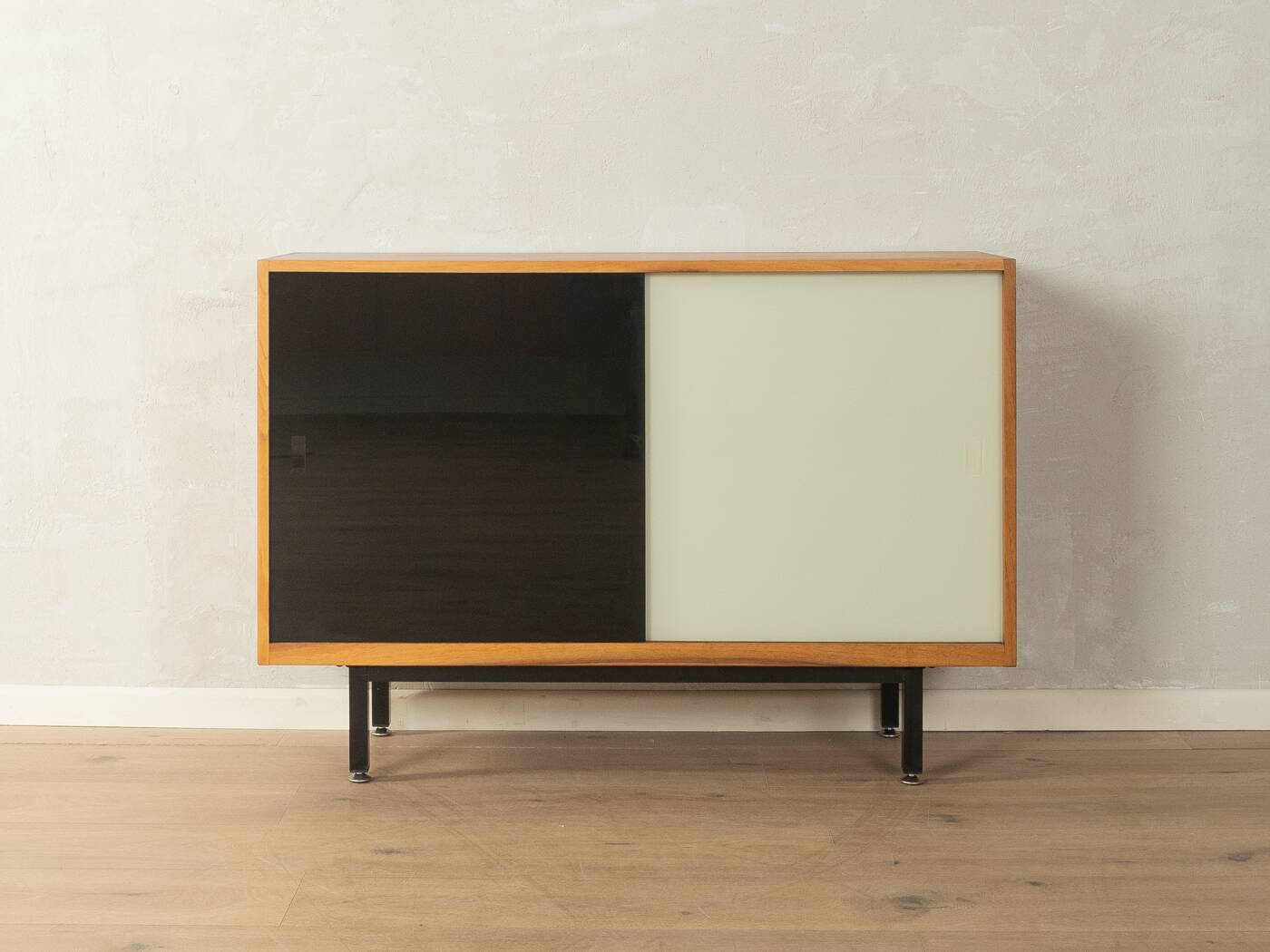 Commode classique des années 1950