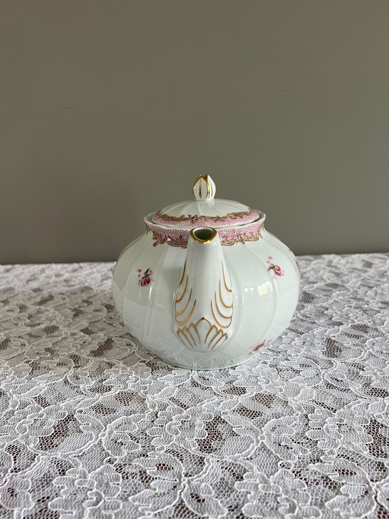 Porcelain teapot Maison Bernardaud