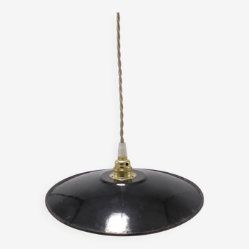 Suspension in black enameled sheet metal