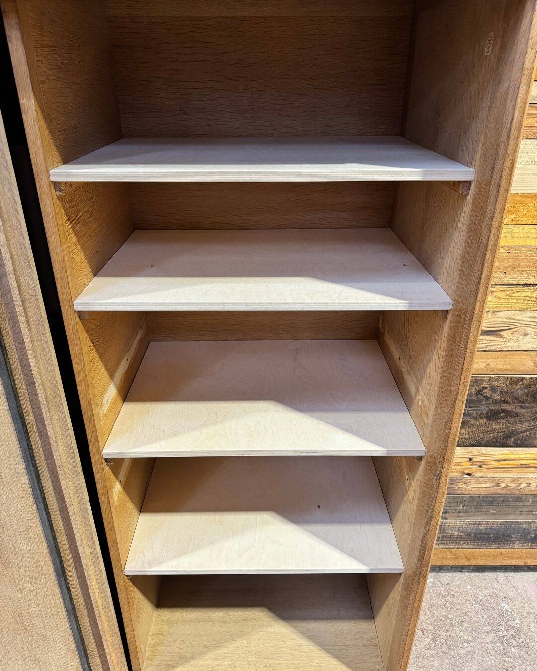 Sliding door wardrobe - Guillerme & Chambron