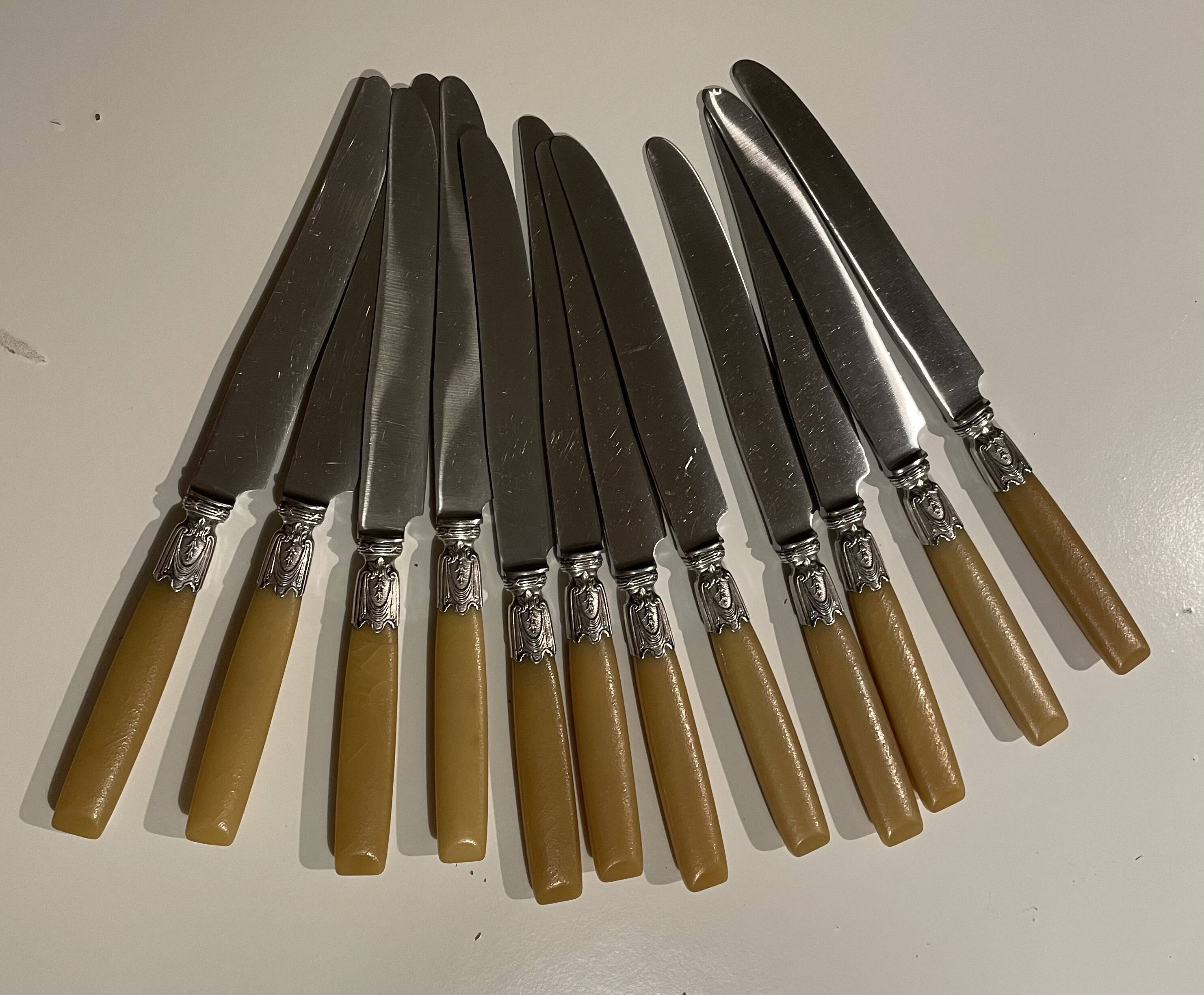 Bakelite handle knives from the 1950s