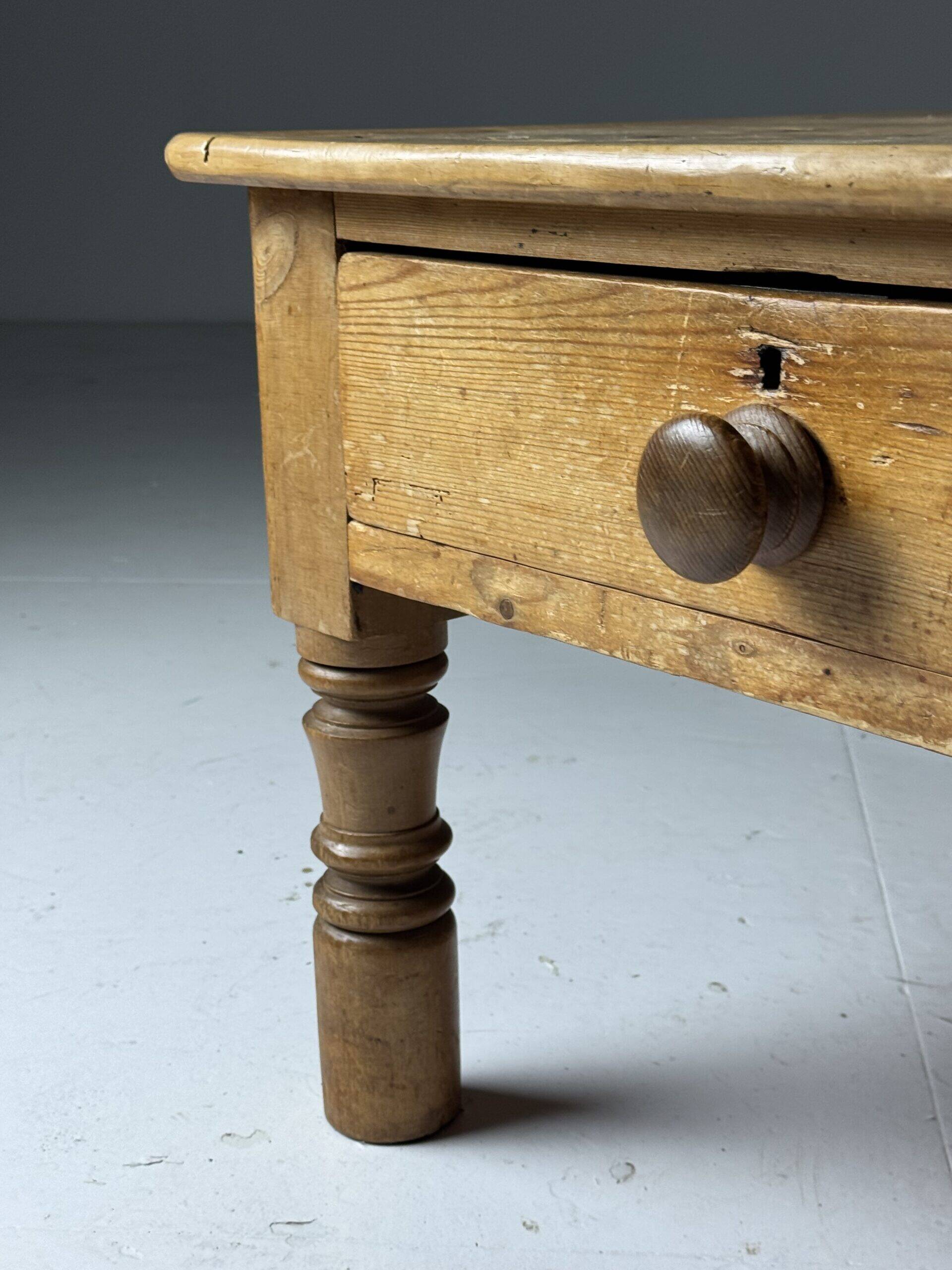 English coffee table 19th century pine