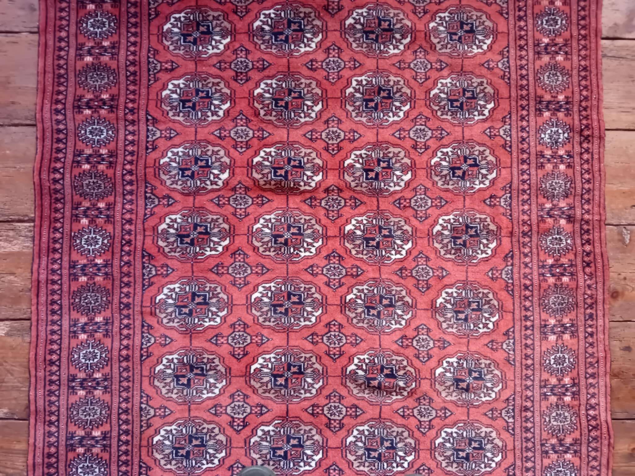 Handmade Turkmen Bukhara rug 172x116cm