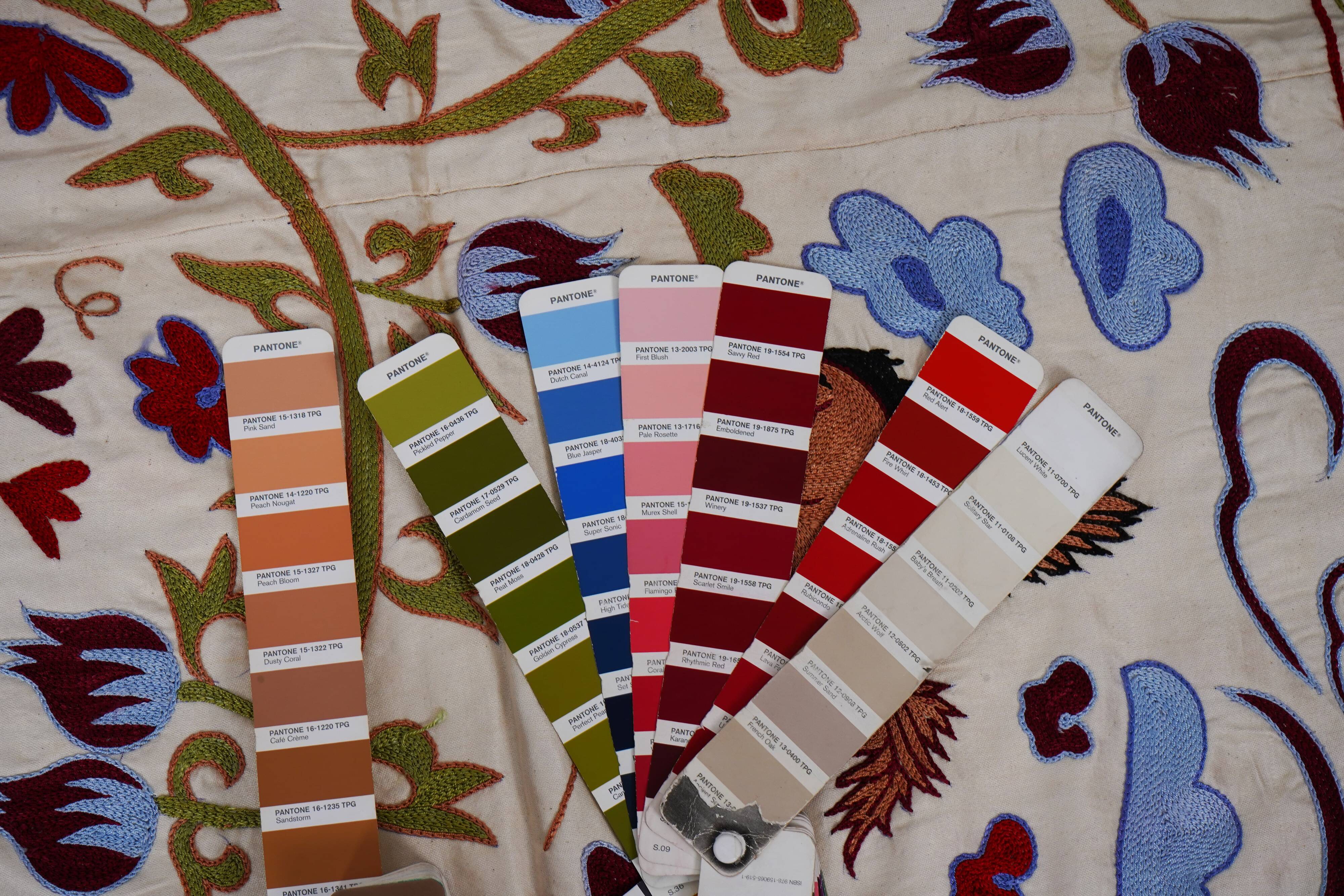 Hand-knotted rug, vintage Turkish rug 108x184 cm