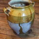 Old yellow pot varnished with confit from the Southwest