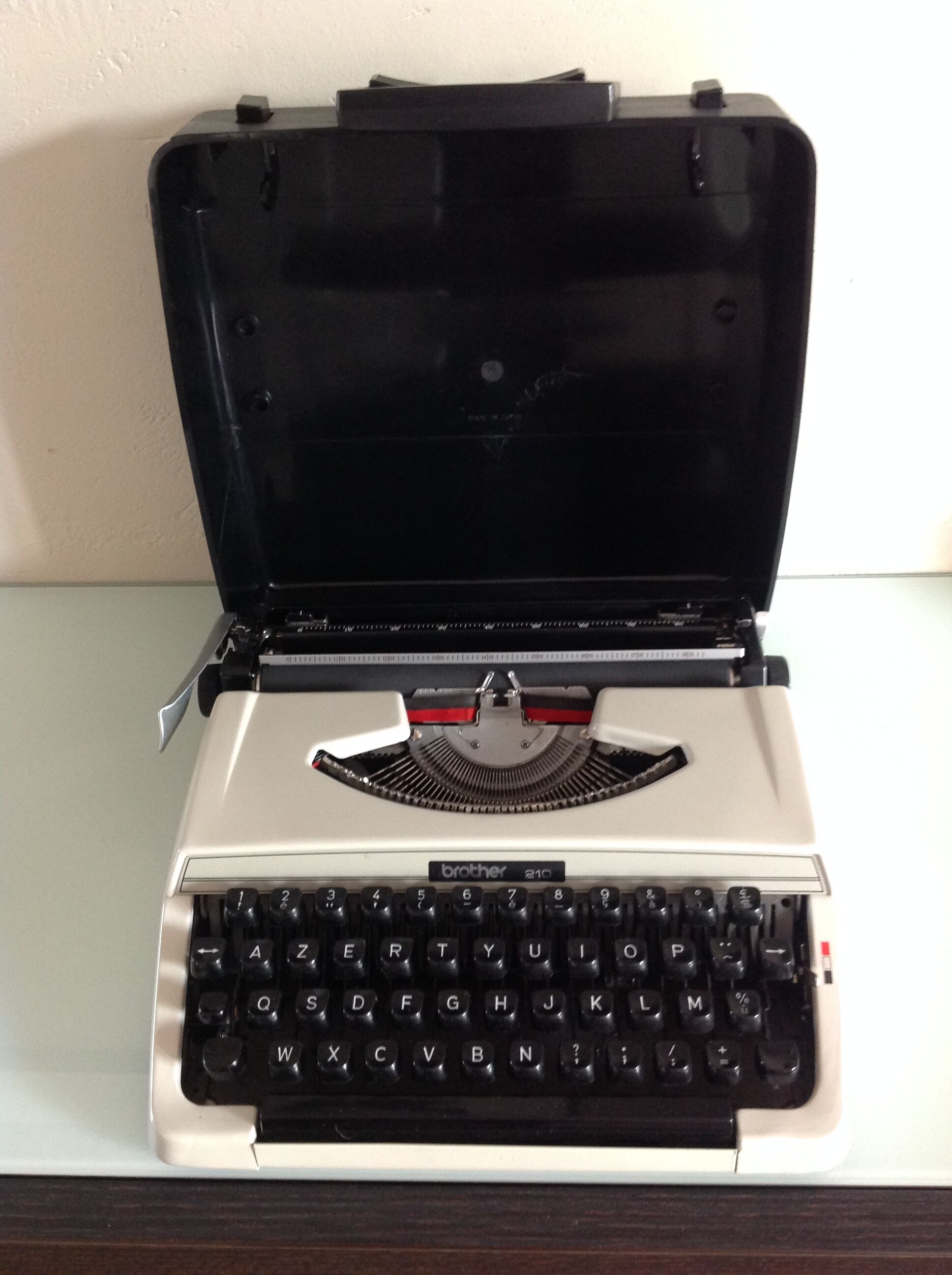 Machine write beige brother 210 years 70