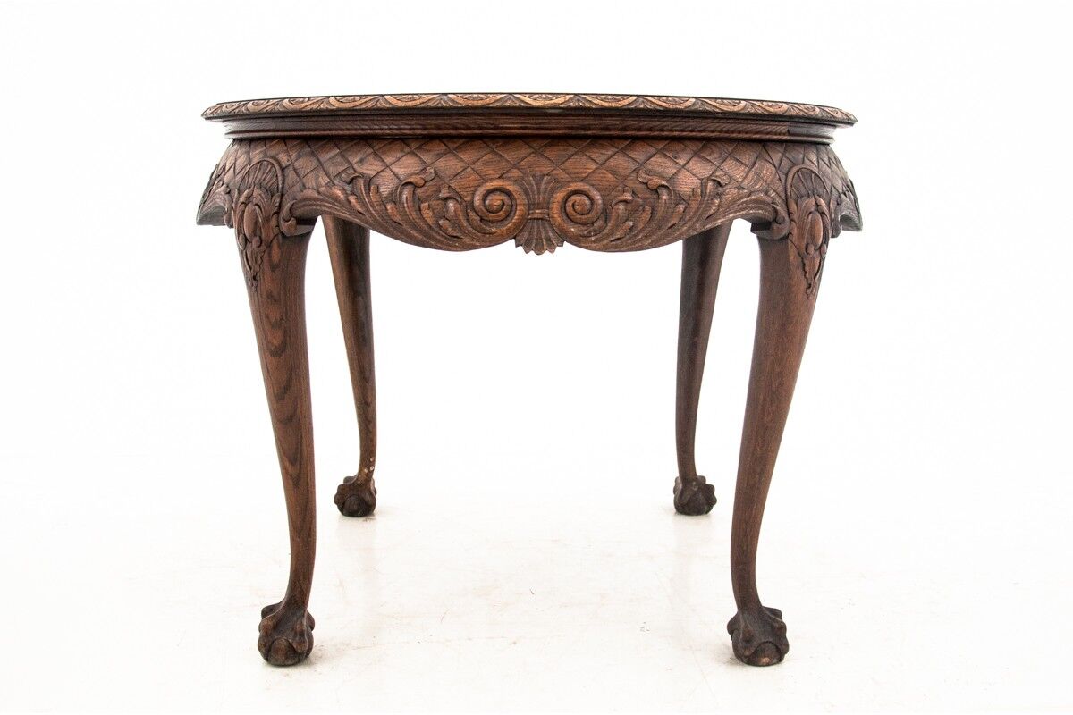 Round coffe table from circa 1910