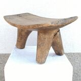 Tabouret ancien en bois. Art africain Lobi d'Afrique de l'ouest