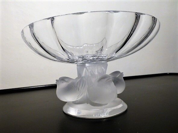 Lalique crystal cup model nogent 1966