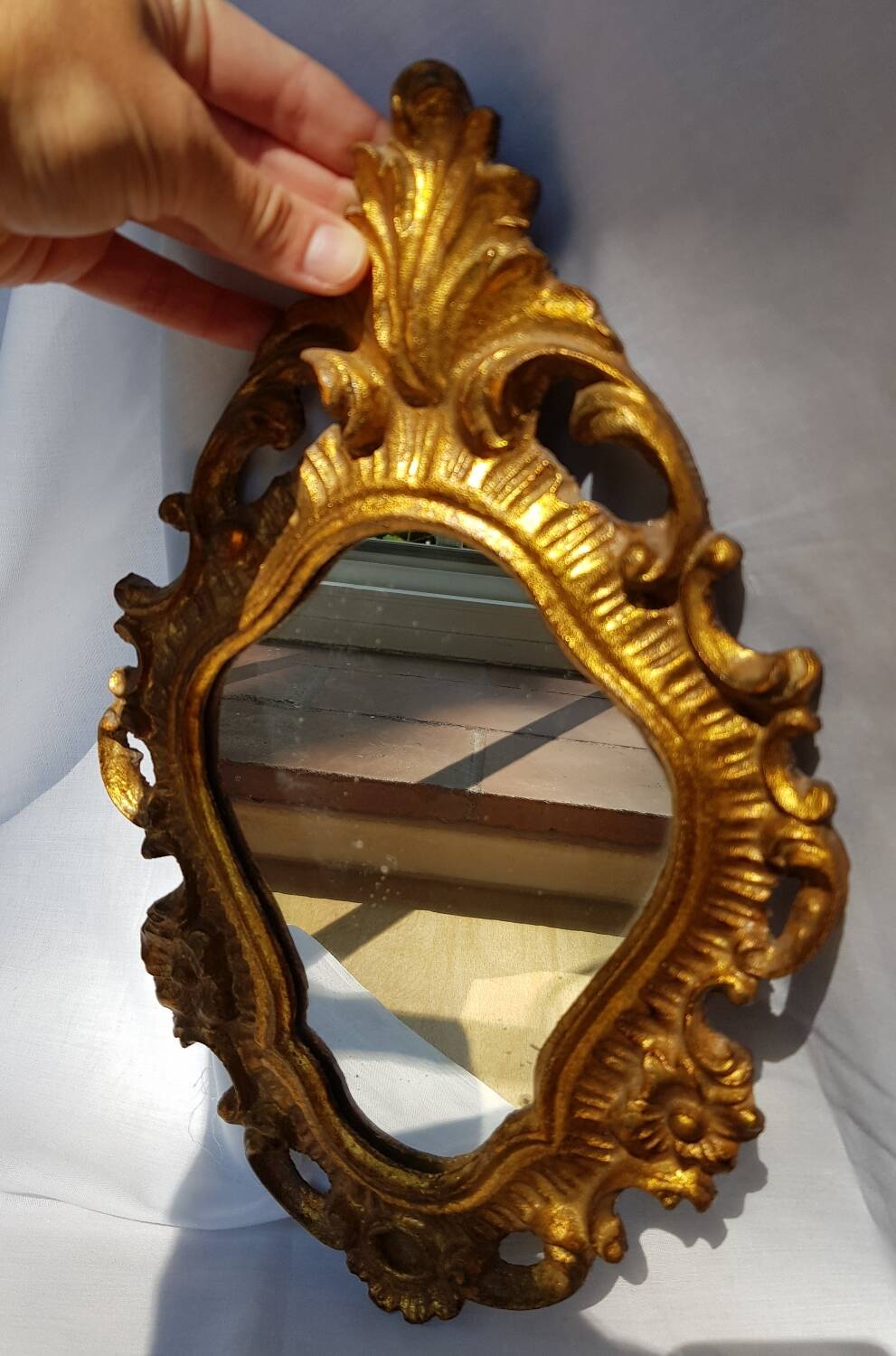 Miroir vintage doré en bois fabriqué en Italie