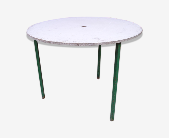 Round garden table metal tripod base and removable tray in chipboard |  Selency