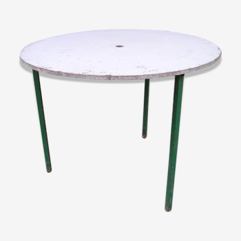 Round garden table metal tripod base and removable tray in chipboard