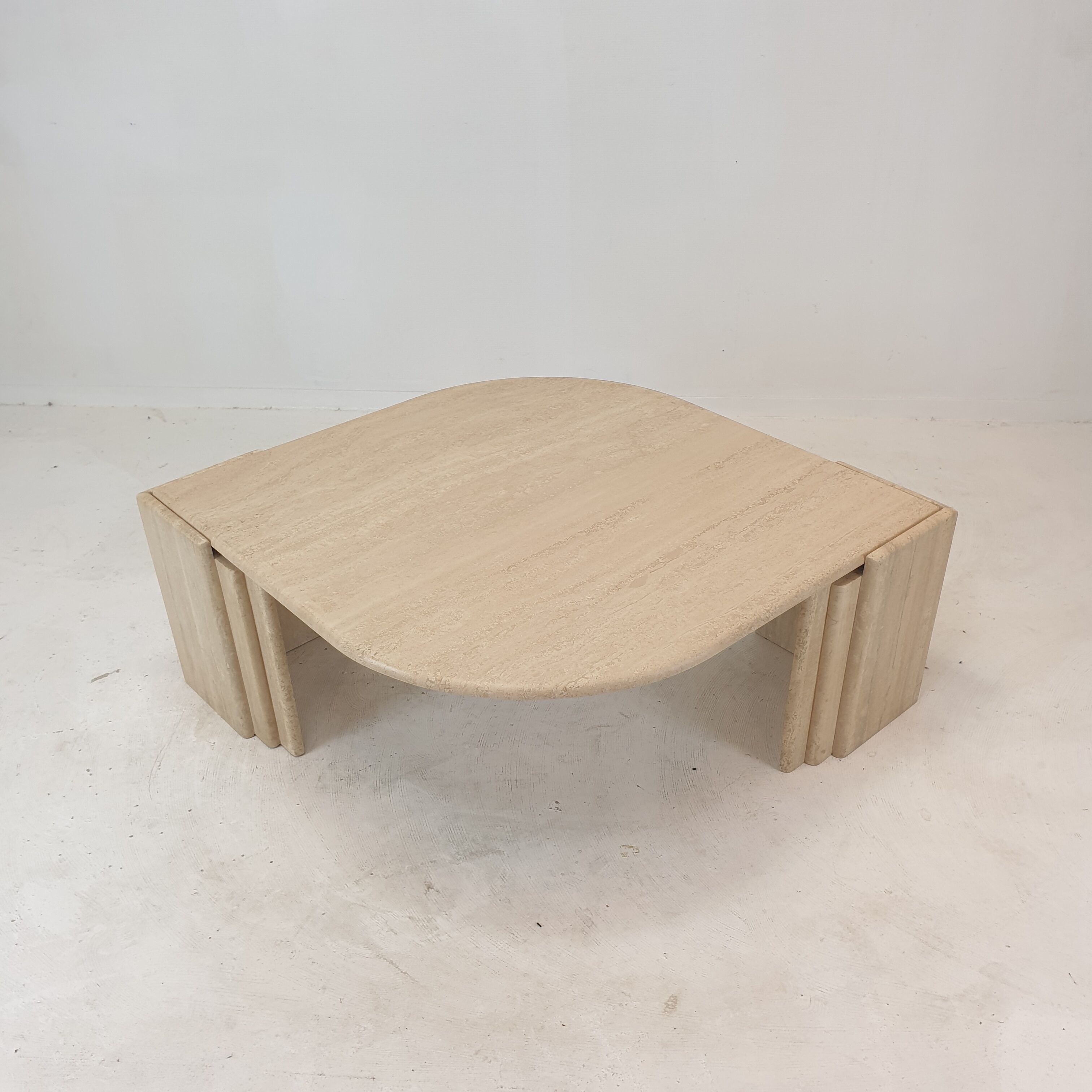 Table basse en travertin italien, années 1980