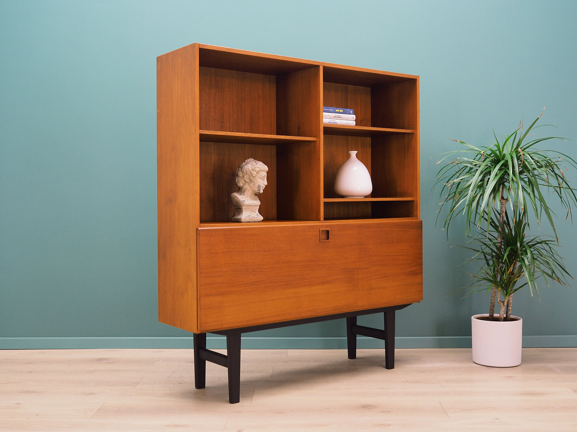 Bookcase teak, Danish design, 70, designer: Løvig Nielsen