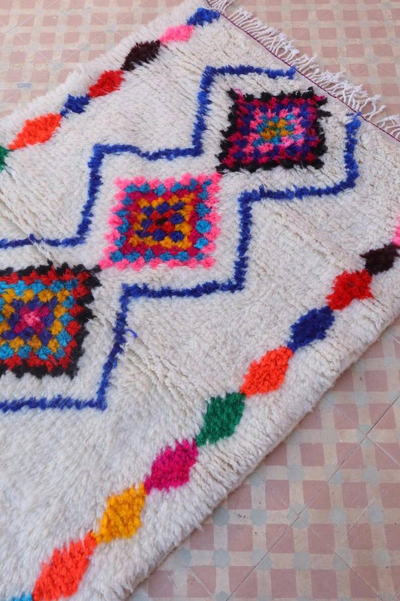 Ecru Moroccan rug with coloured patterns 250cm x 150cm