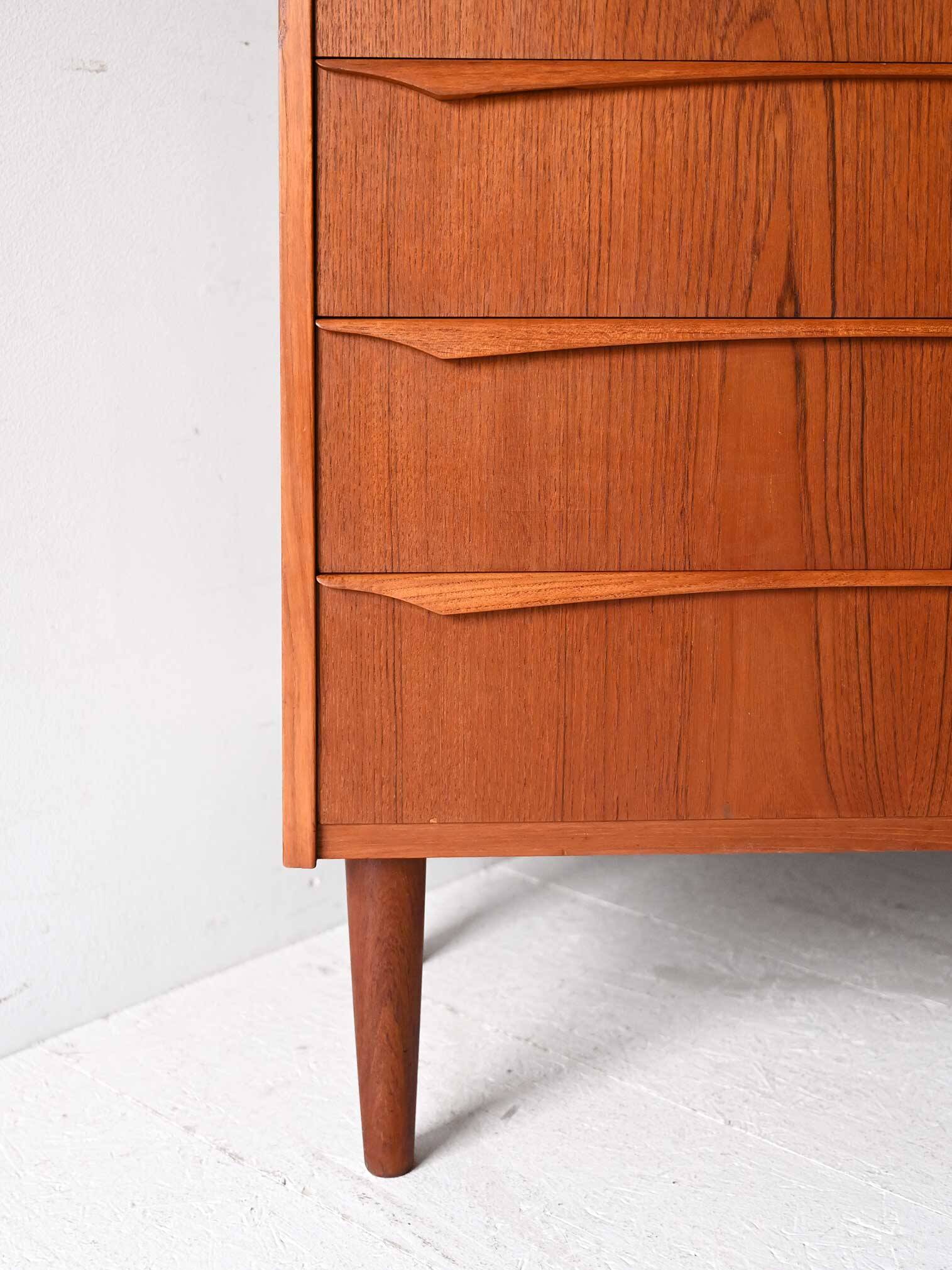 Scandinavian teak chest of drawers with 6 drawers from the 1950s/60s