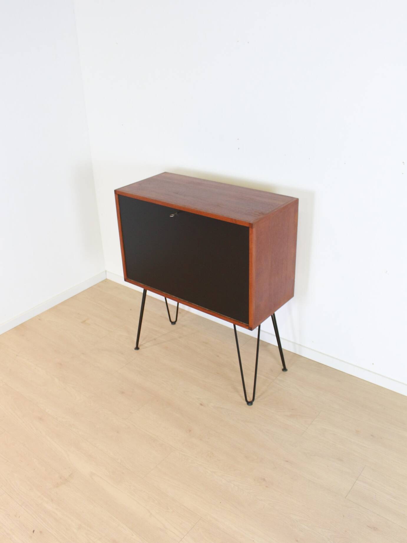 vintage cabinet on hairpinlegs