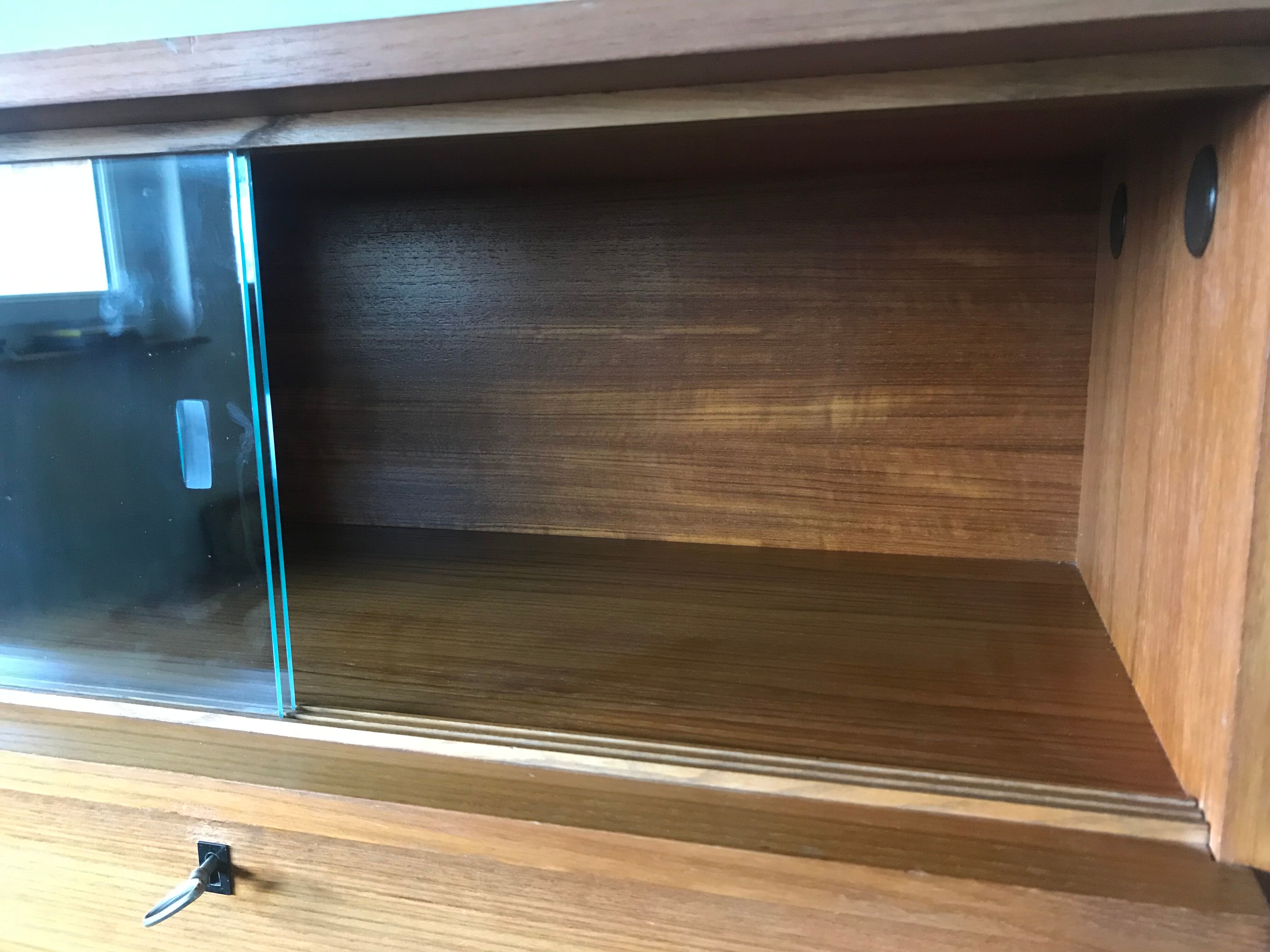 Scandinavian secretary