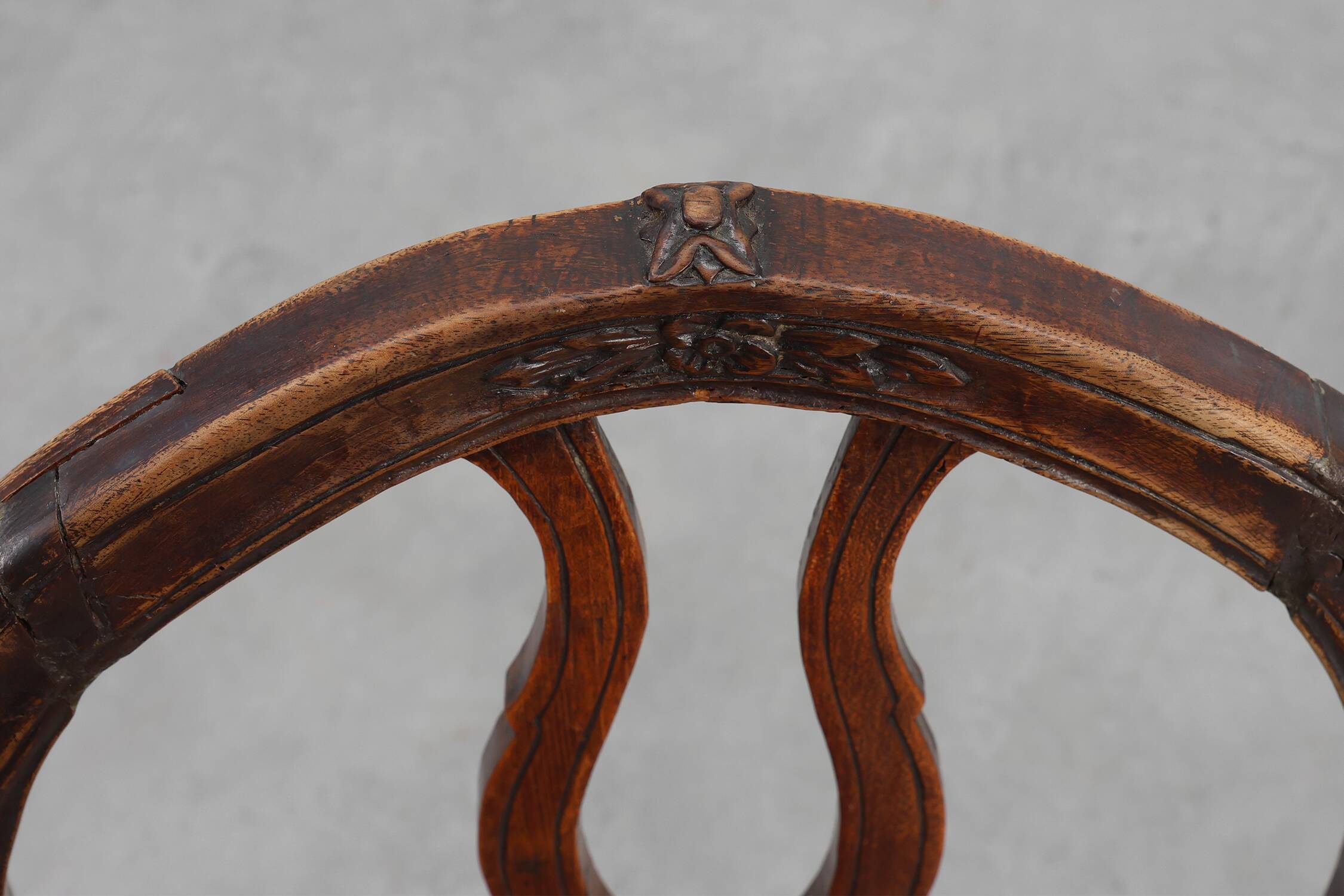 Chaise Gustavienne en noyer du XVIIIe siècle avec rembourrage en cuir, Royaume-Uni victorien