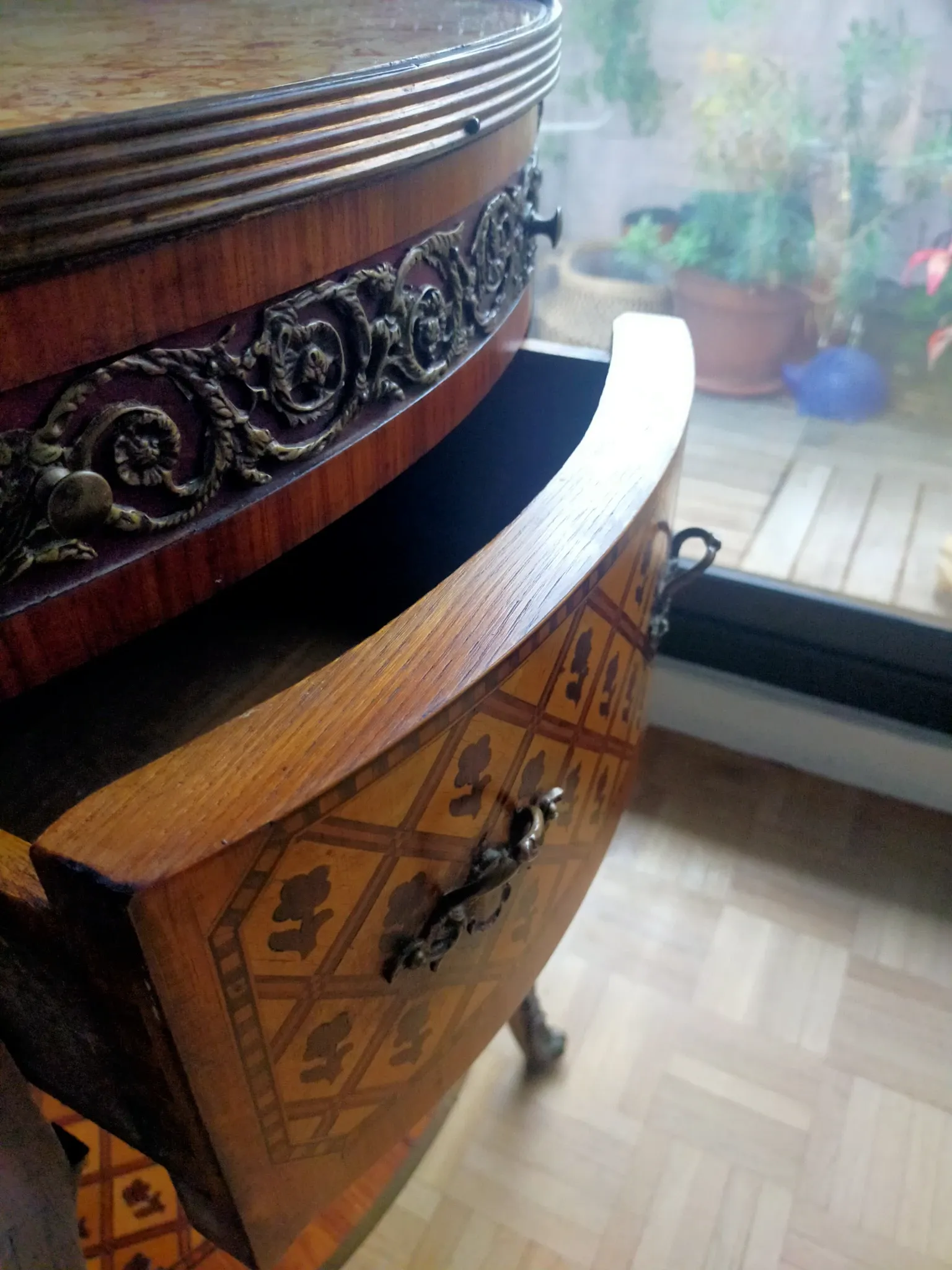 Side table Happiness of the day Louis XV