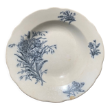 Hollow plate, fruit cup pattern carnations badonviller