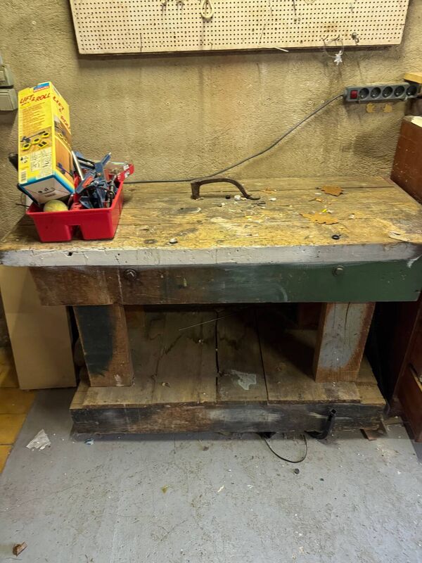 Petit établi menuisier ancien