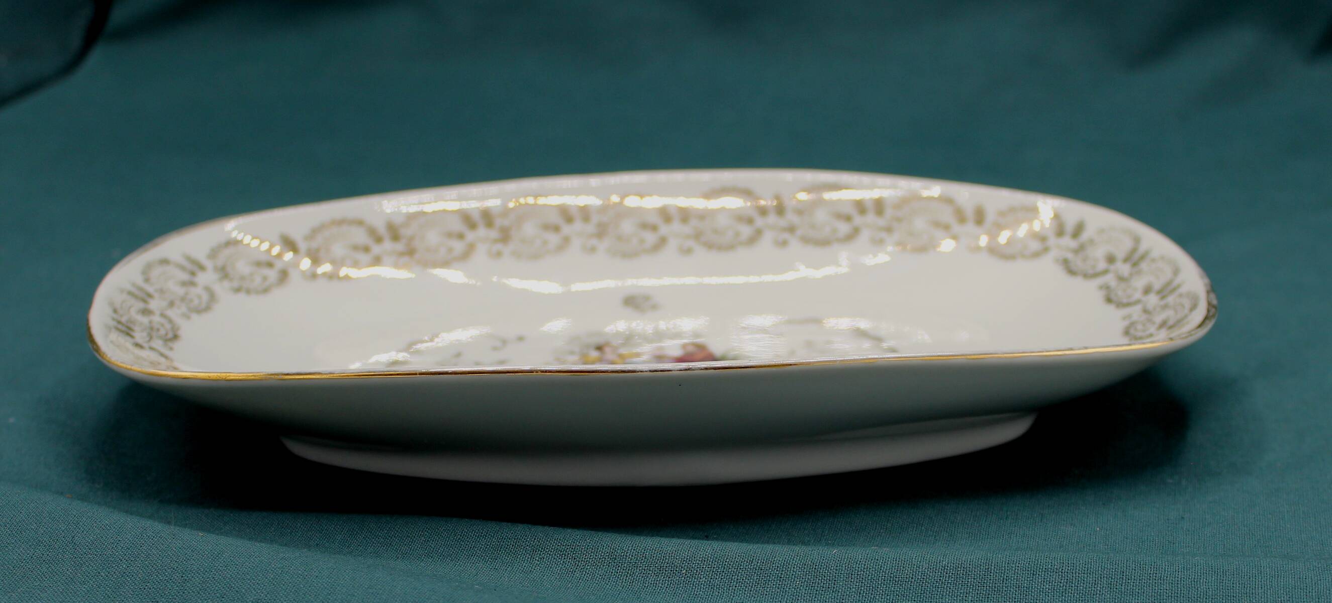 Small Dish, Ravier, Butter Dish or Empty Pocket in French Porcelain - Fragonard style pattern - 18th century