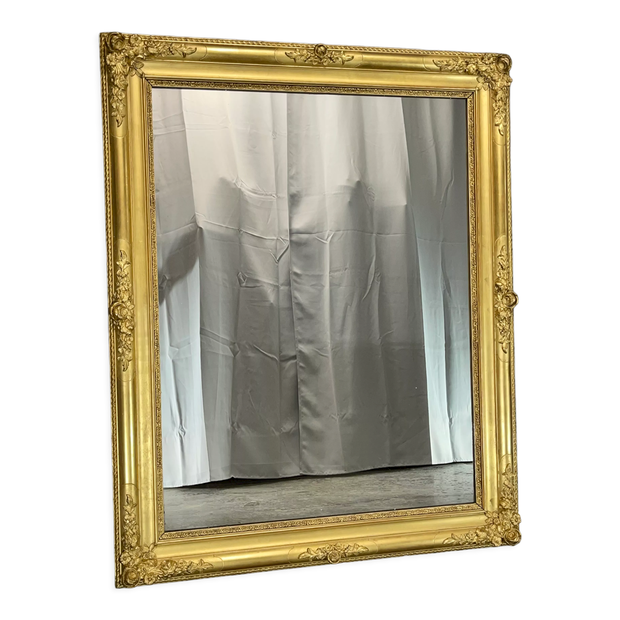 Mirror 122x96 old early nineteenth very good condition, gilding with gold leaf