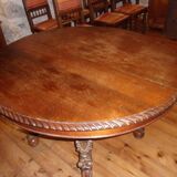 Table with 4 dragons