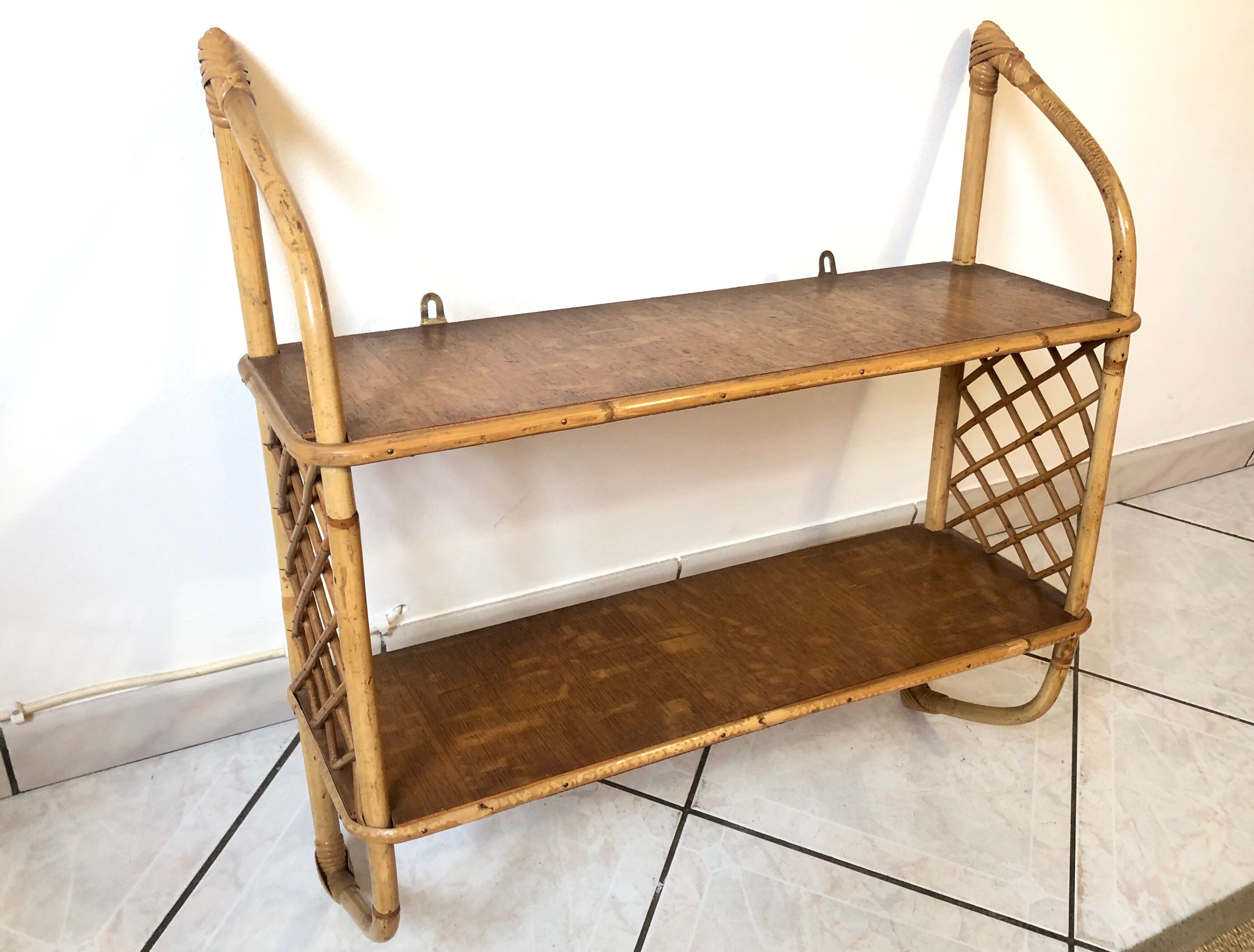 Rattan & oak vintage wall shelf 60's Louis Sognot