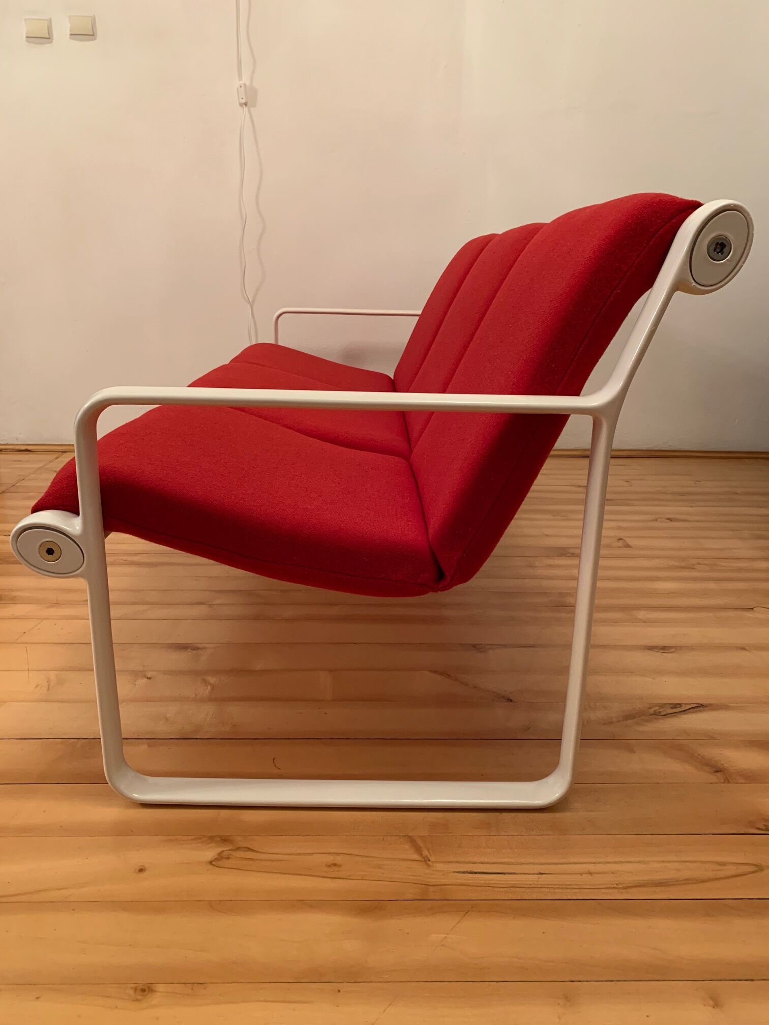 Designer sofa by Bruce Hannah and Andrew Morrison, Knoll from the '70s