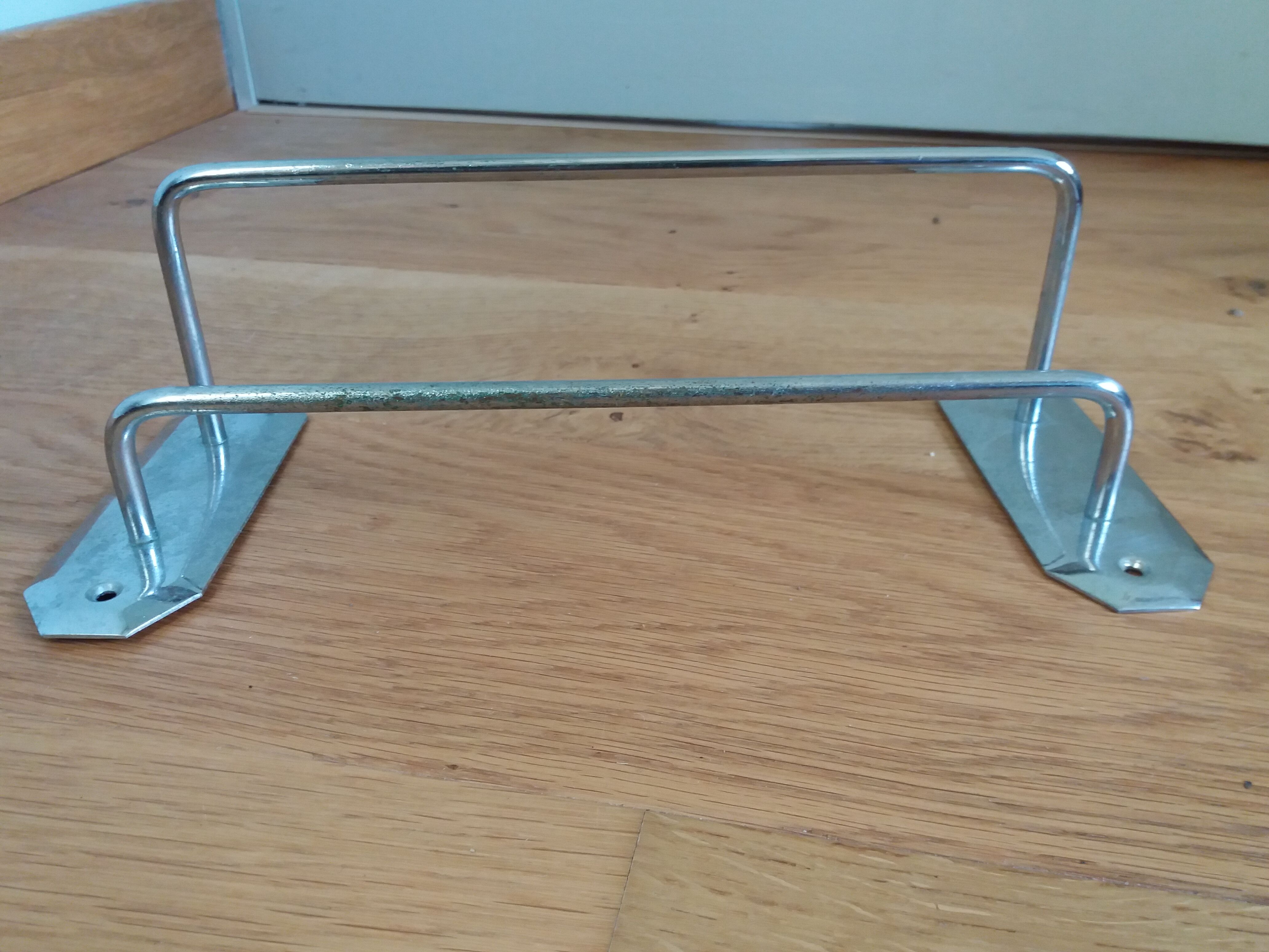 Chromed copper towel rack